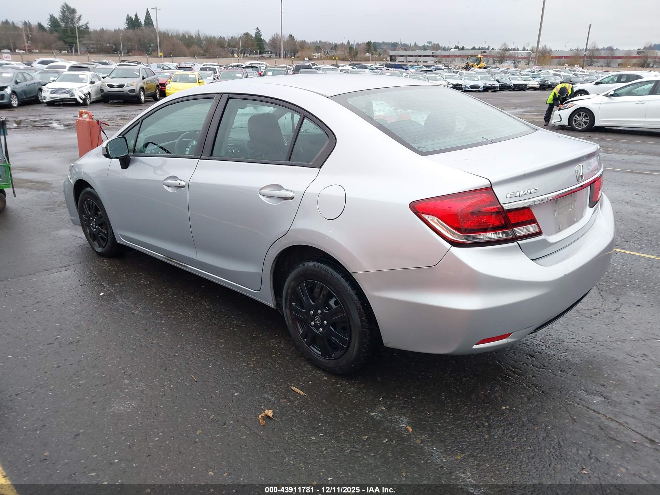 HONDA CIVIC image 3