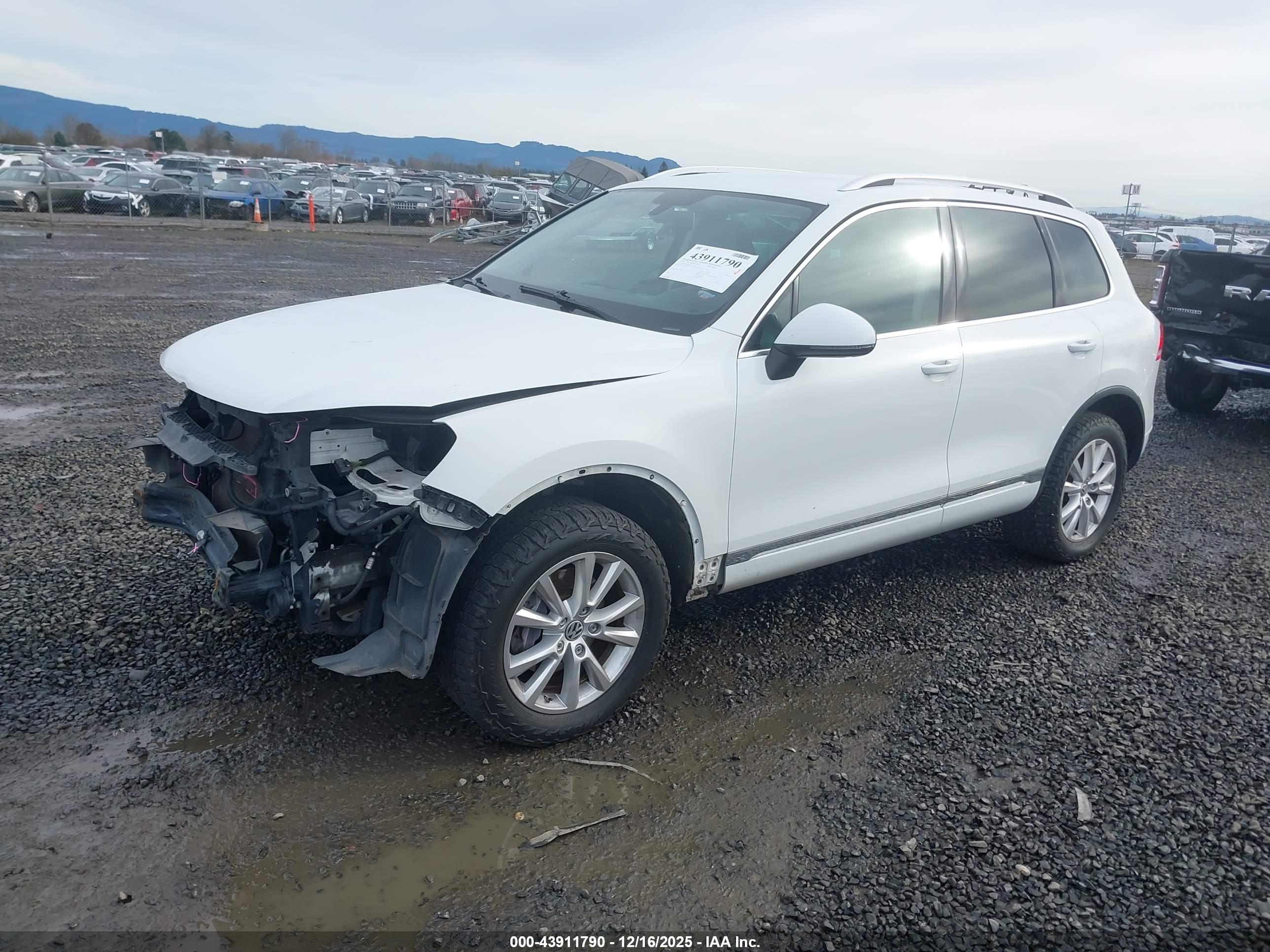 VOLKSWAGEN TOUAREG image 2