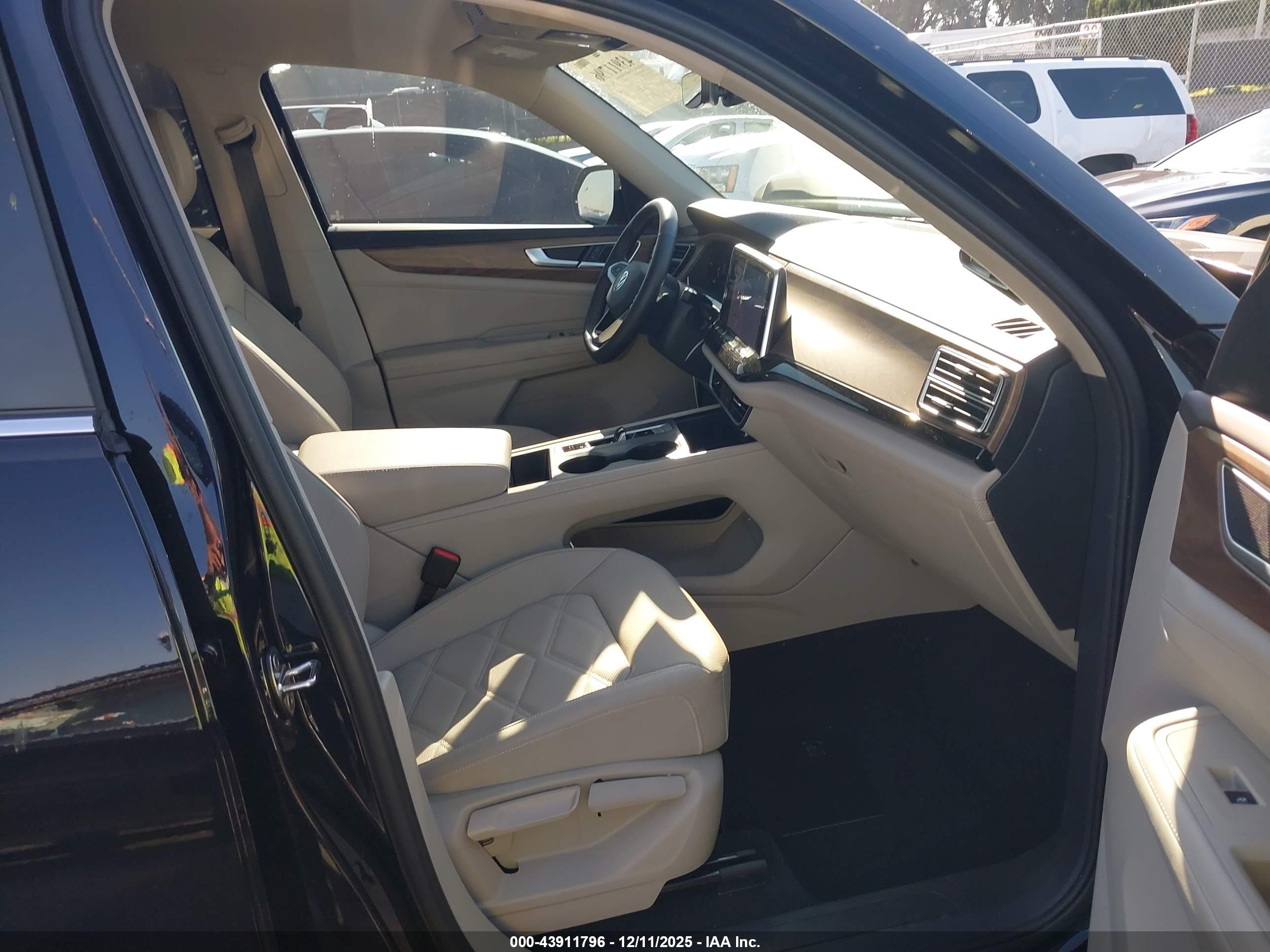 VOLKSWAGEN ATLAS image 5