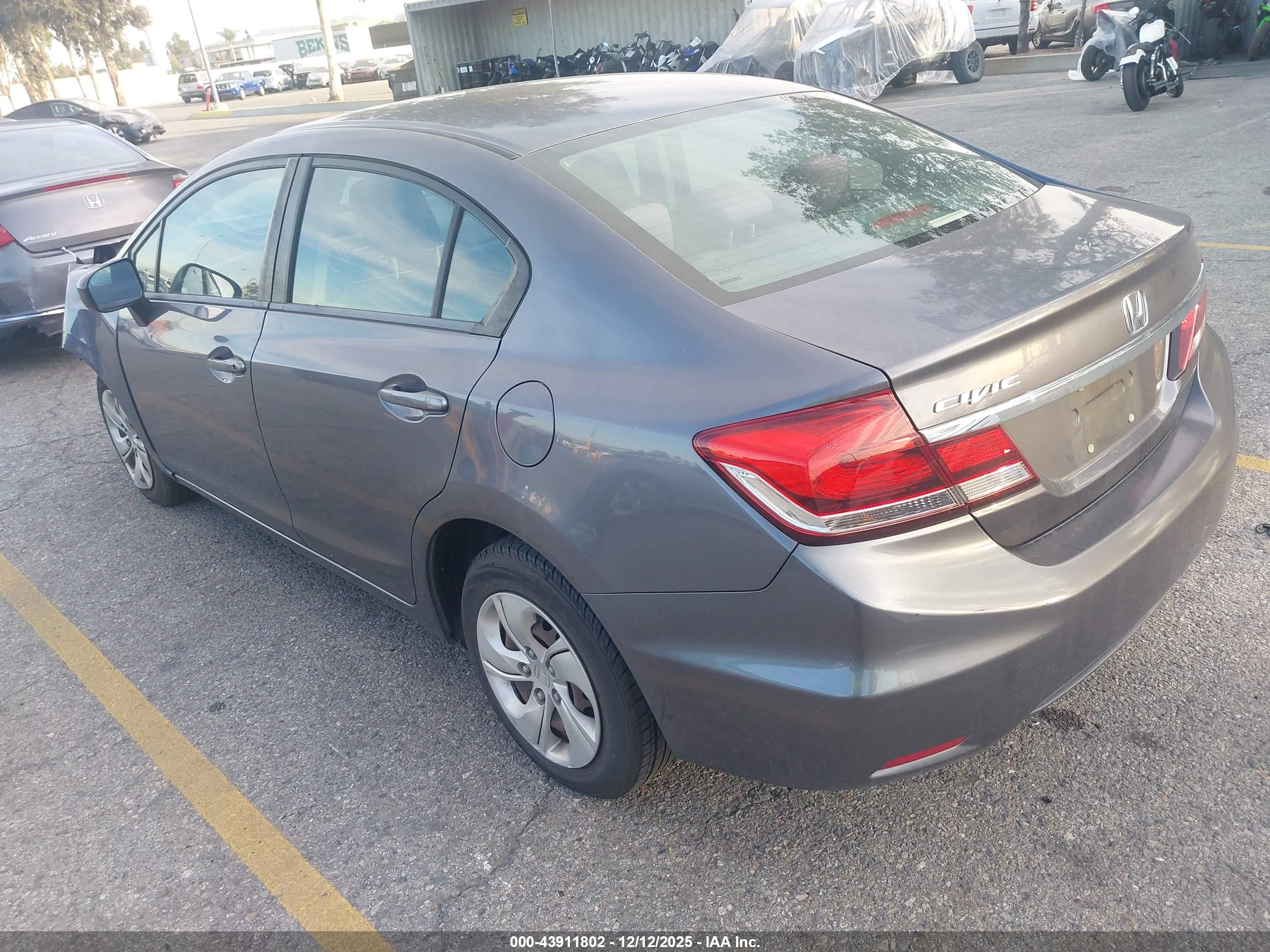 HONDA CIVIC image 3