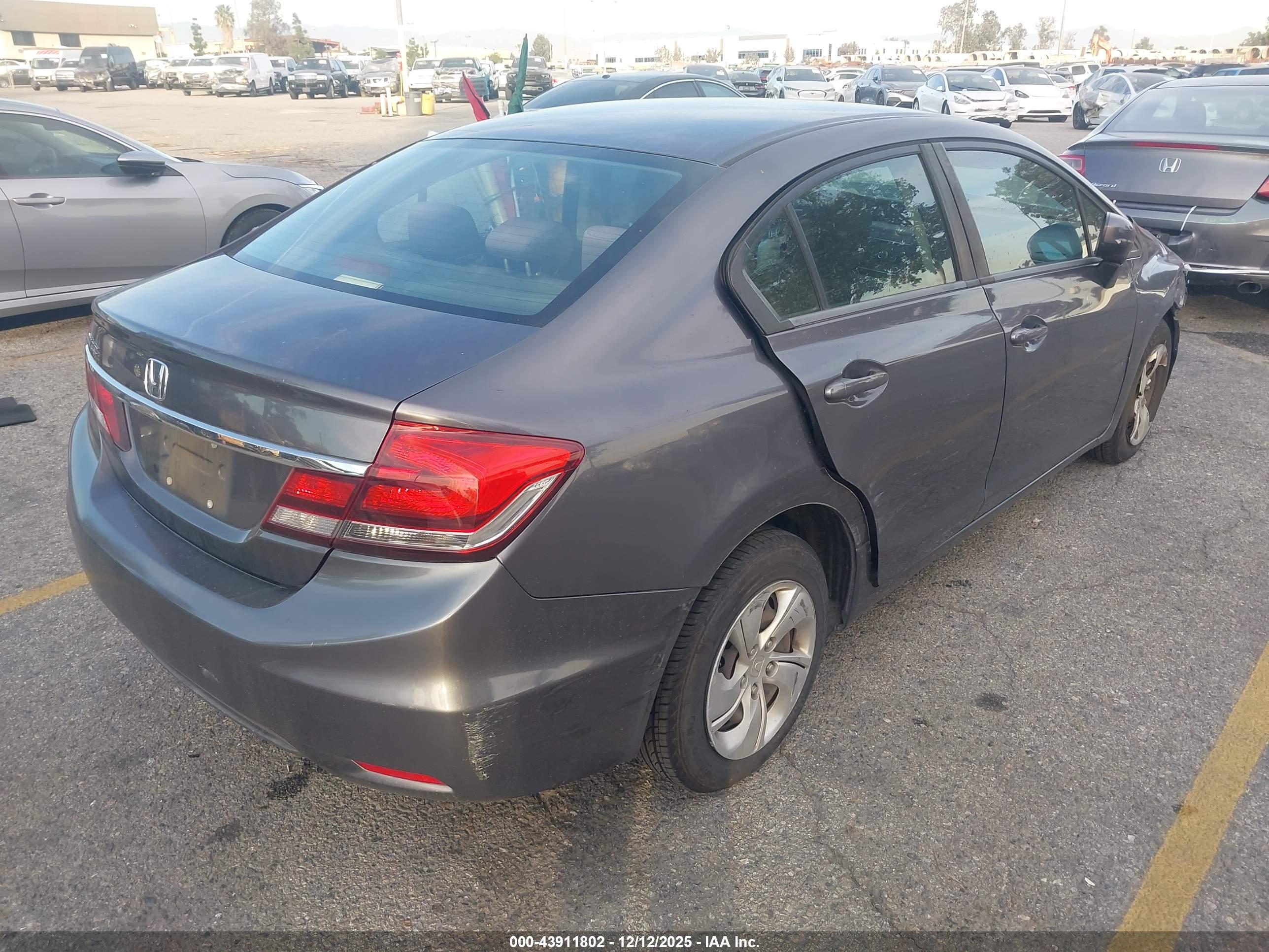 HONDA CIVIC image 4