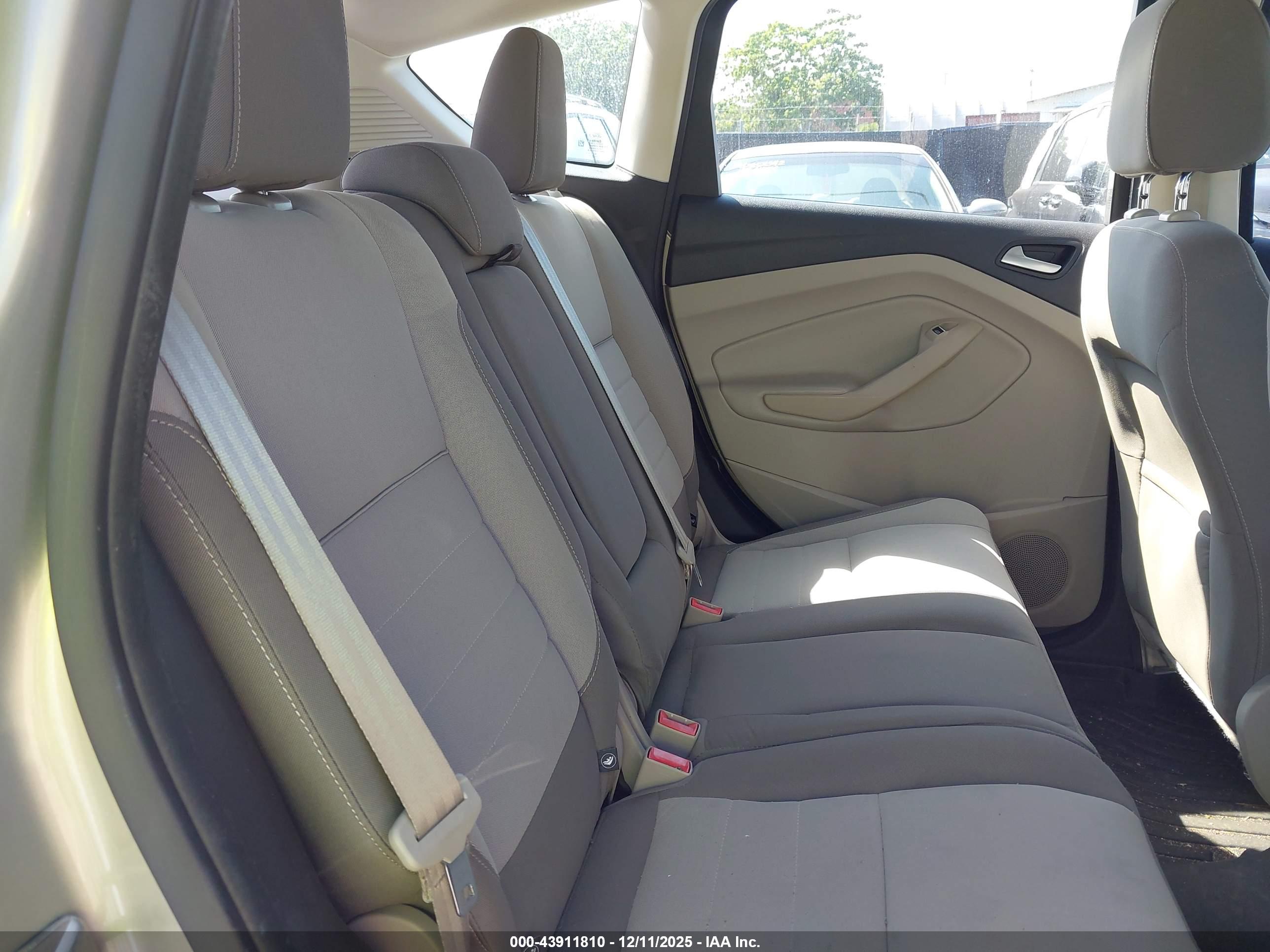 FORD C-MAX image 8