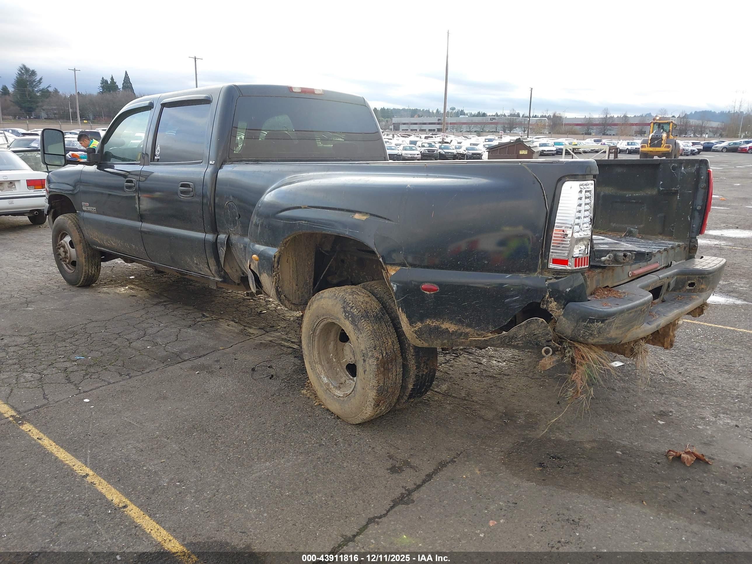 GMC SIERRA image 3
