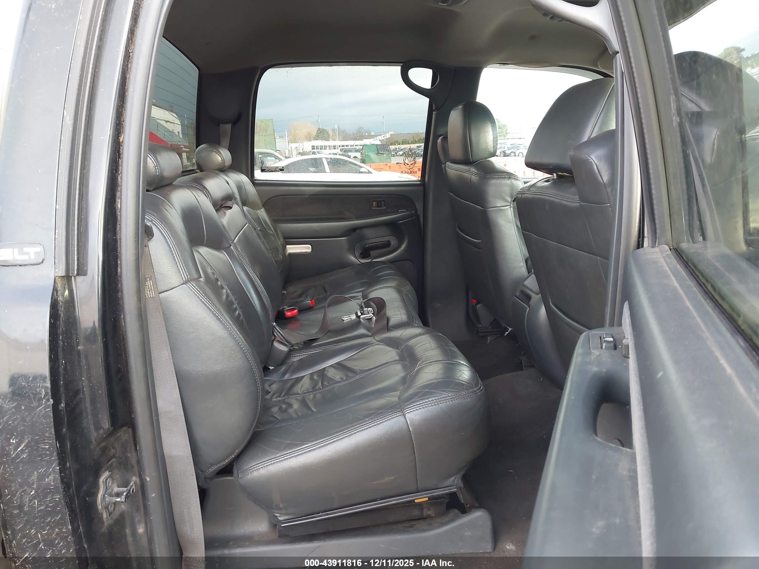 GMC SIERRA image 8