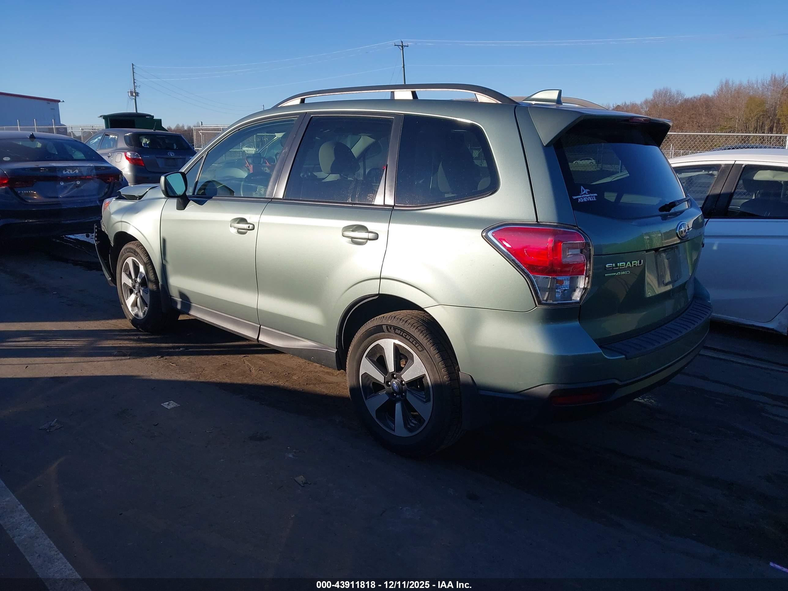 SUBARU FORESTER image 3