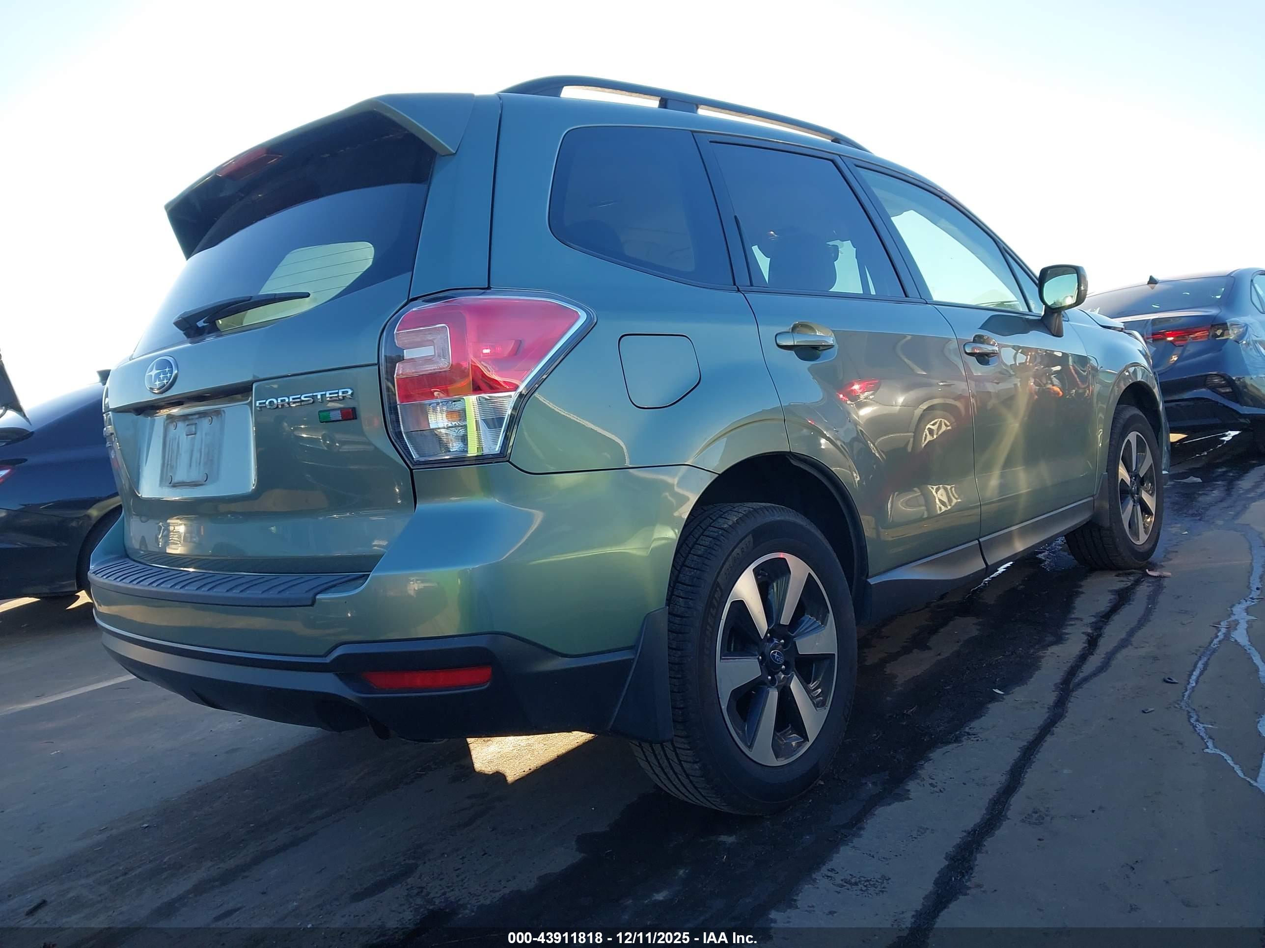 SUBARU FORESTER image 4