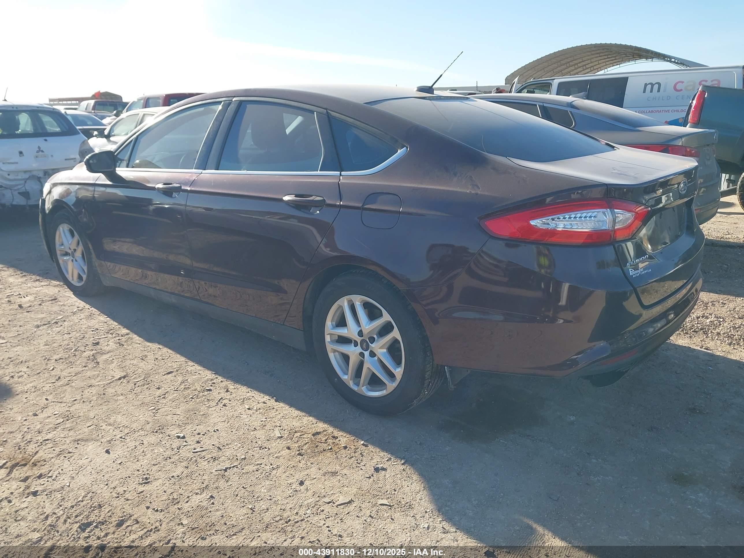 FORD FUSION image 3