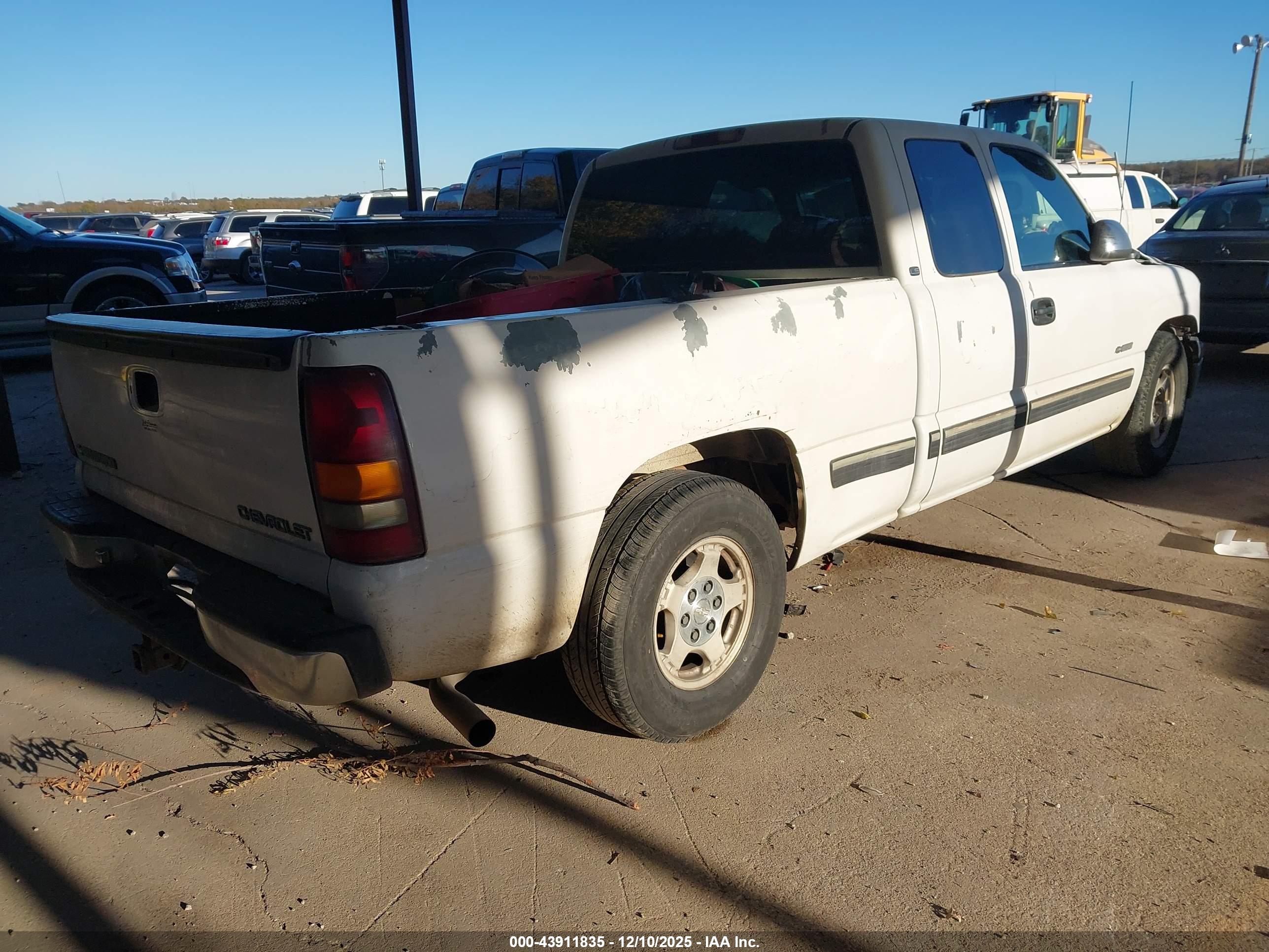 CHEVROLET SILVERADO image 4