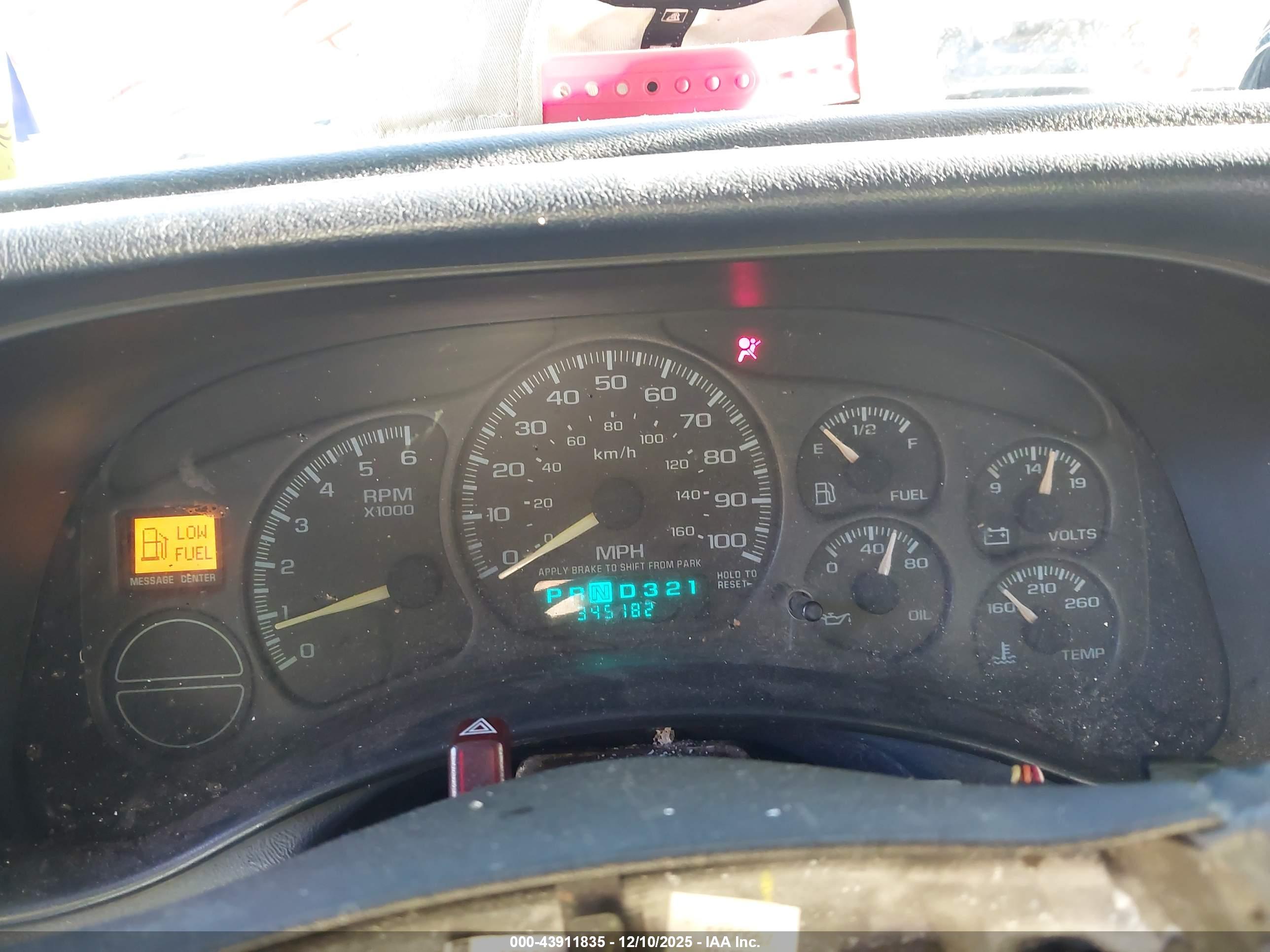 CHEVROLET SILVERADO image 7