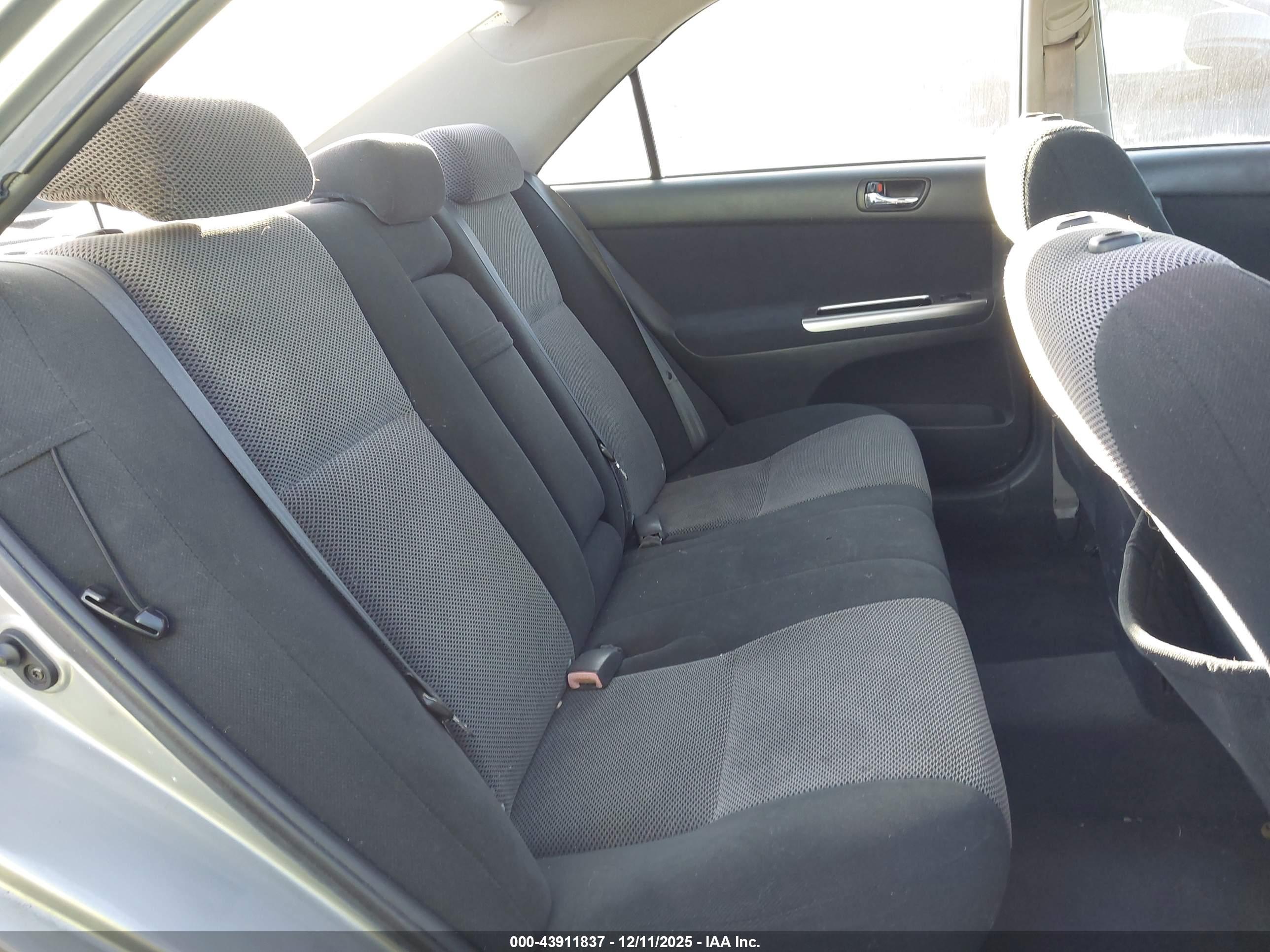 TOYOTA CAMRY image 8