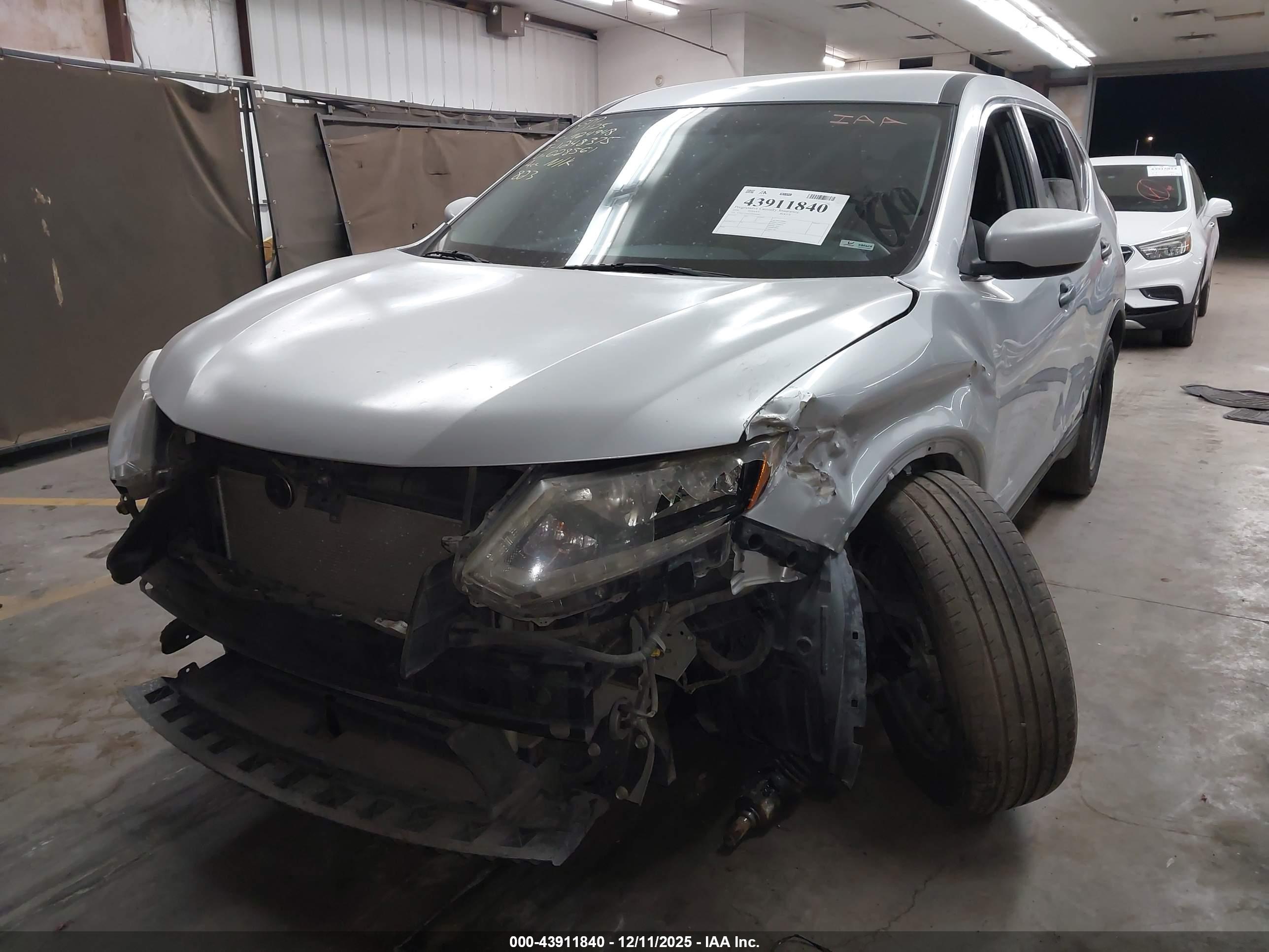 NISSAN ROGUE image 2