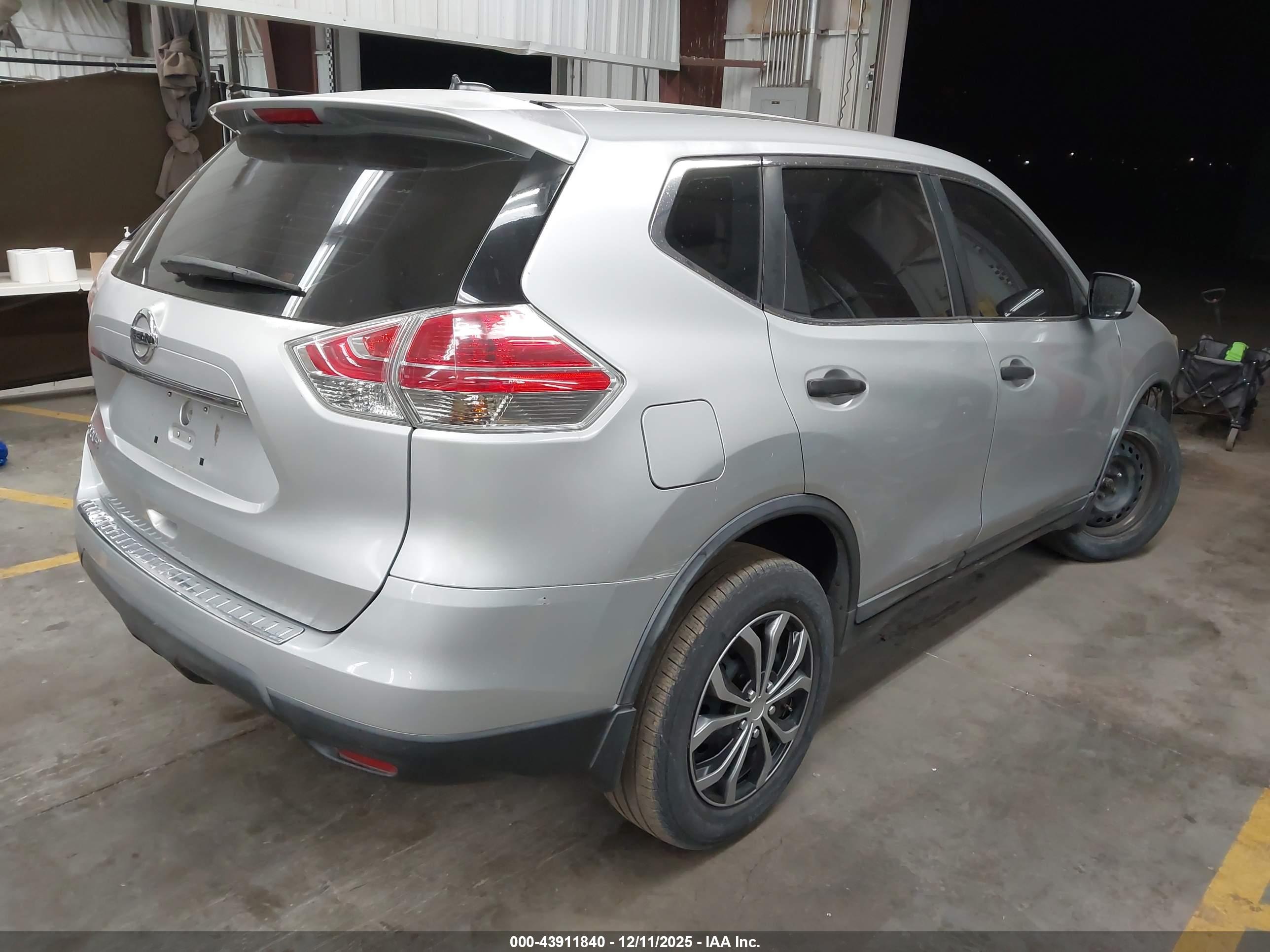 NISSAN ROGUE image 4