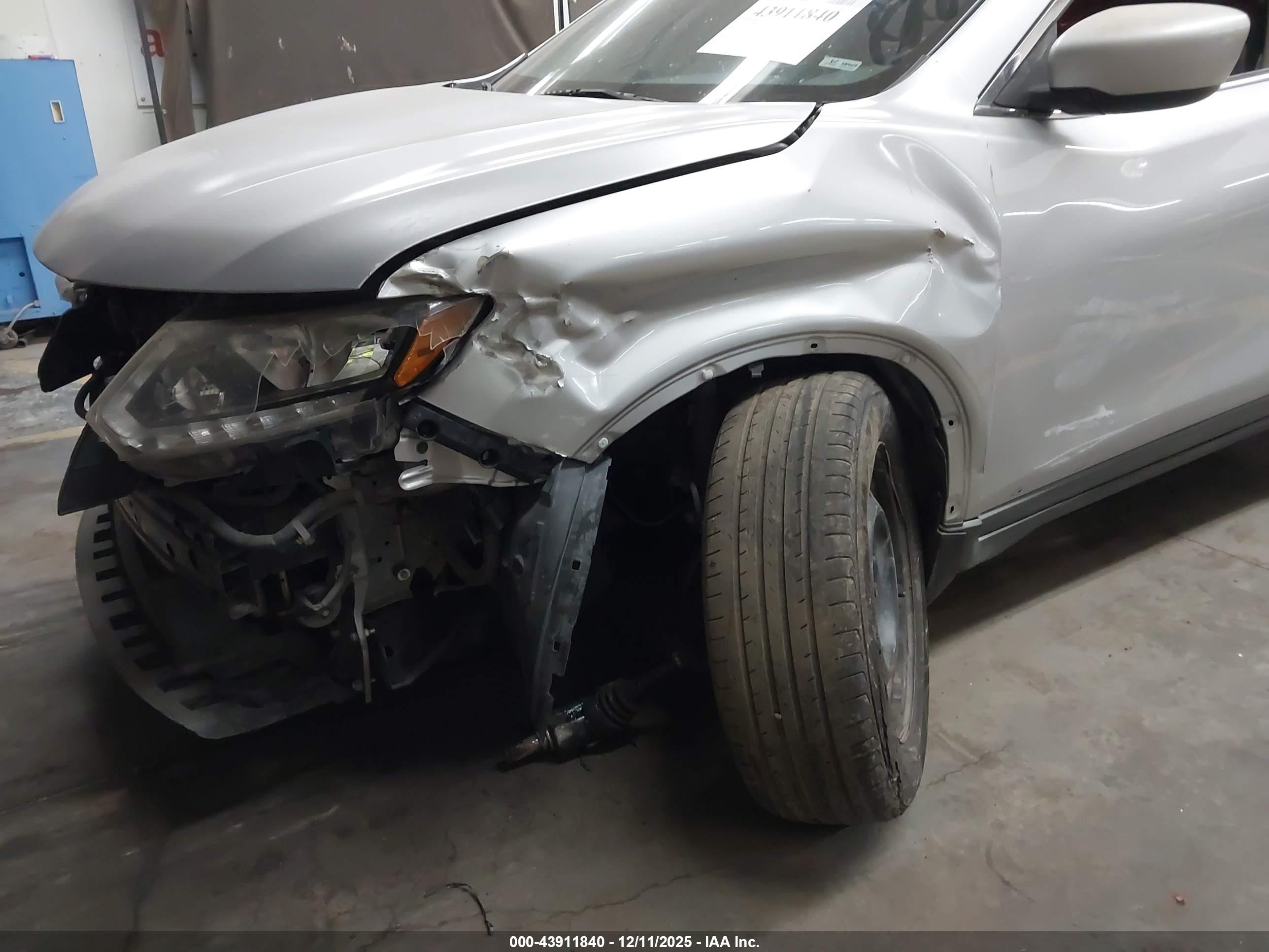 NISSAN ROGUE image 6