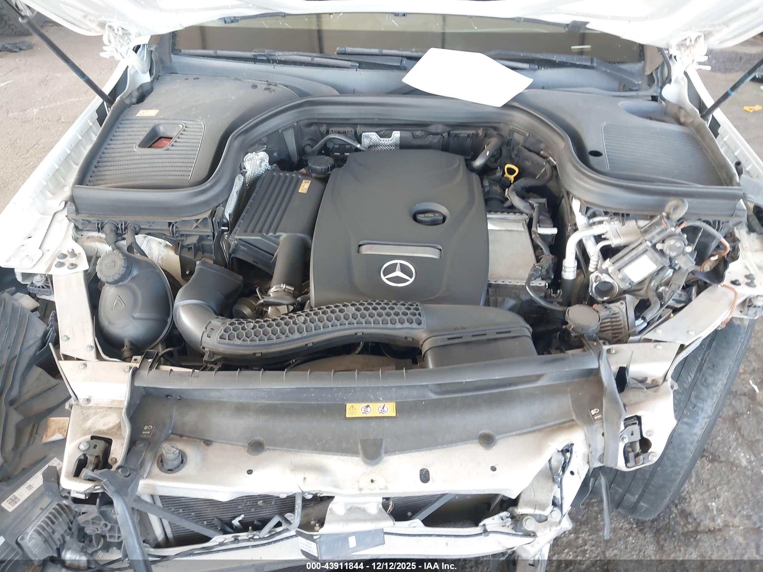 MERCEDES-BENZ GLC image 10