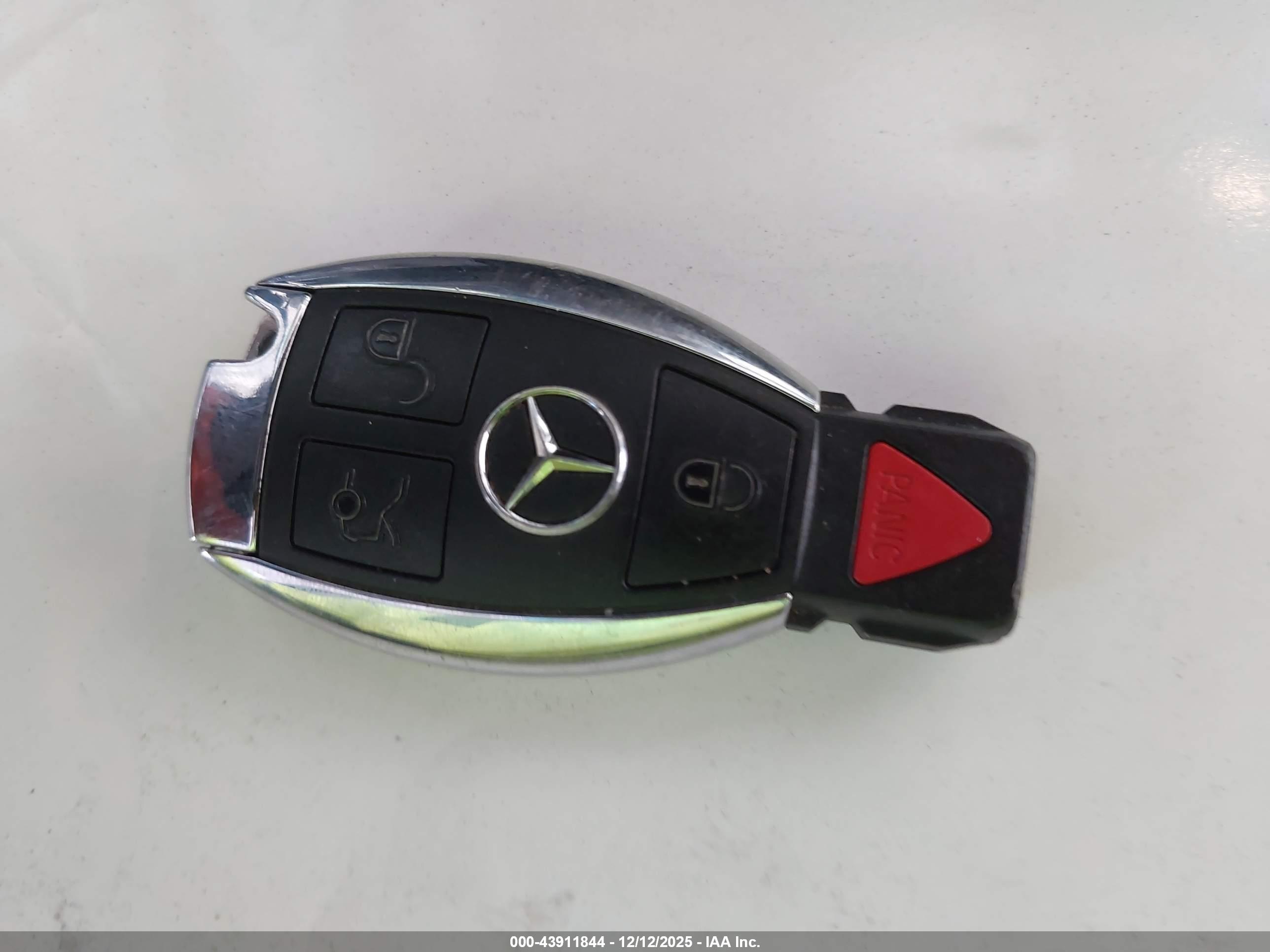 MERCEDES-BENZ GLC image 11