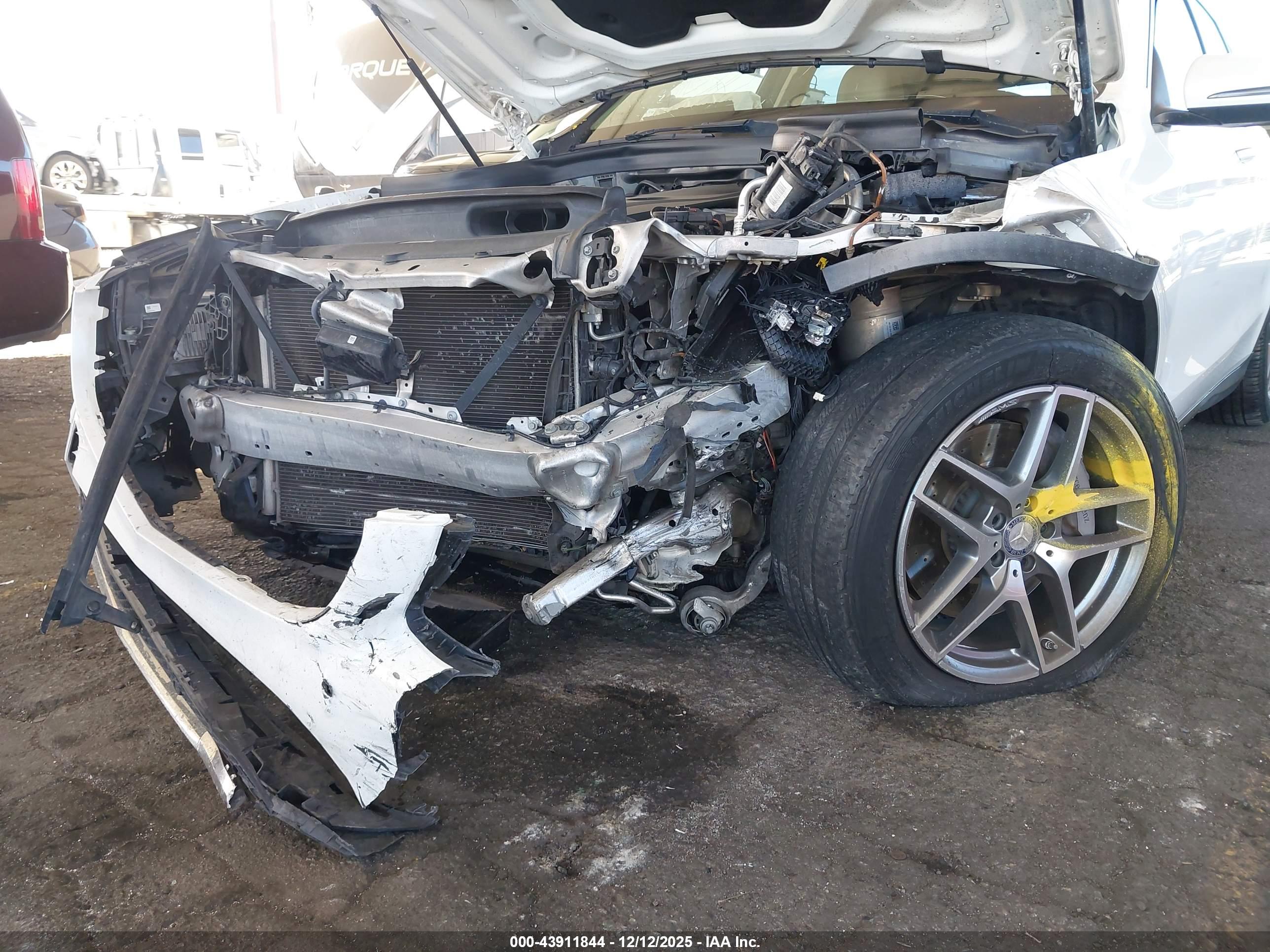 MERCEDES-BENZ GLC image 6