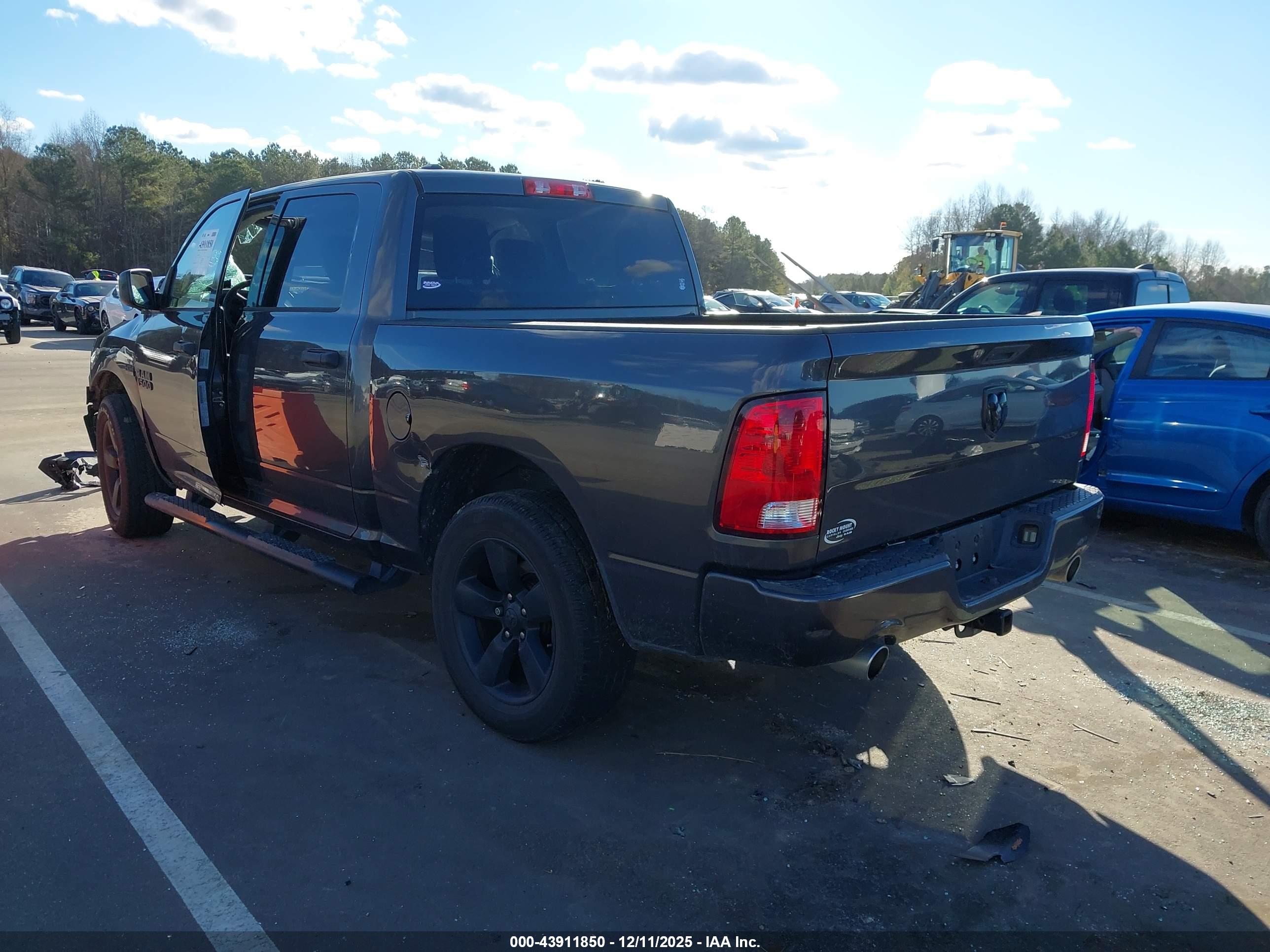 RAM 1500 image 3