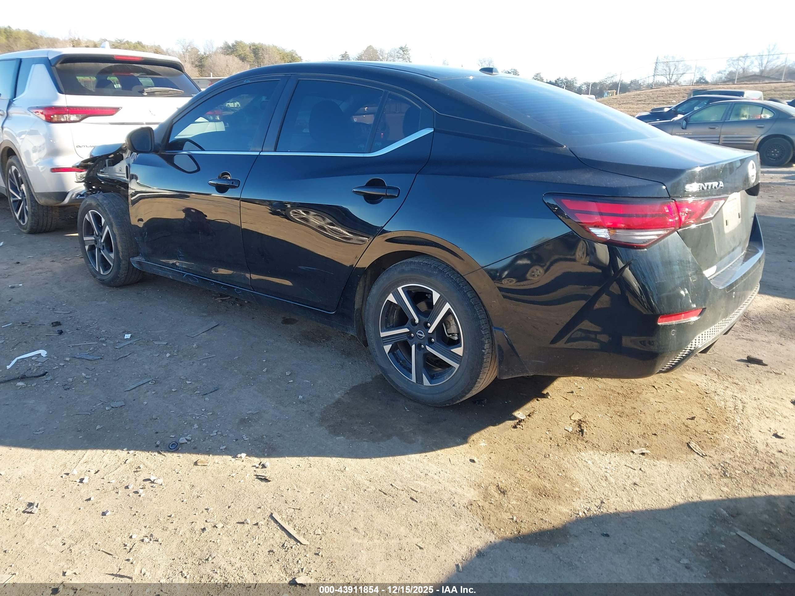 NISSAN SENTRA image 3