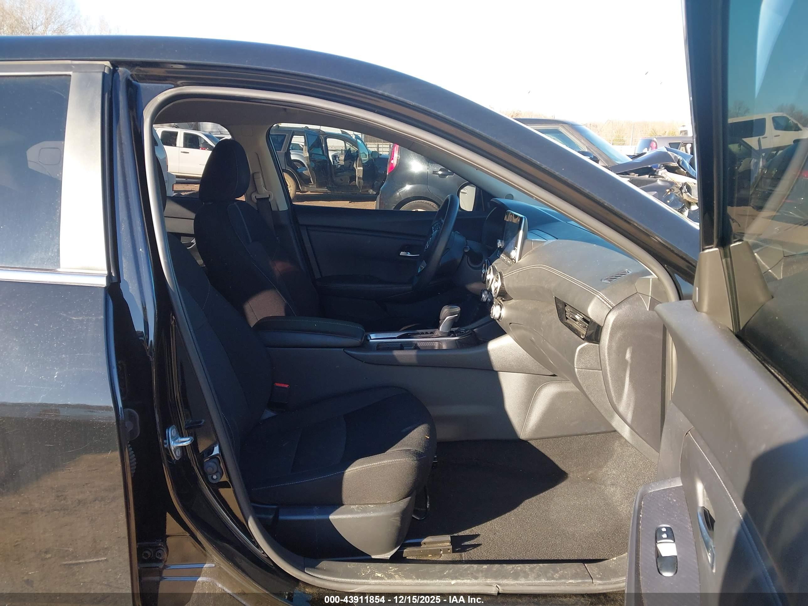 NISSAN SENTRA image 5