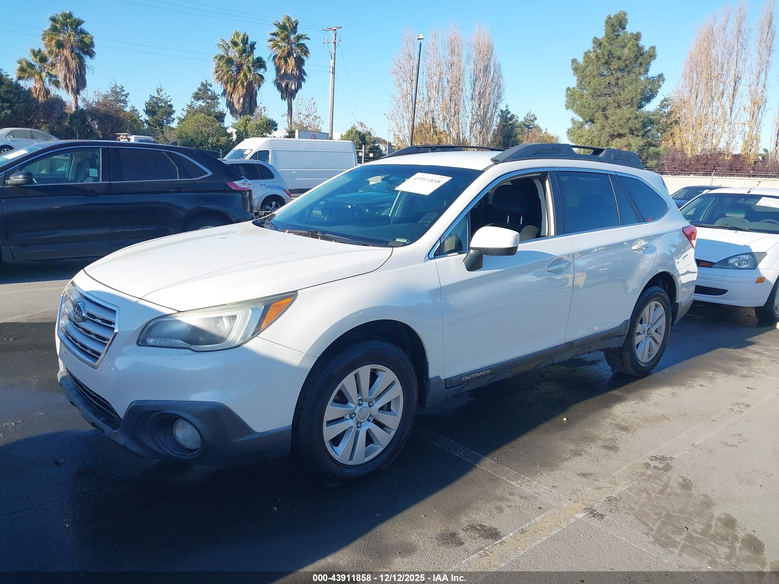 SUBARU OUTBACK image 2