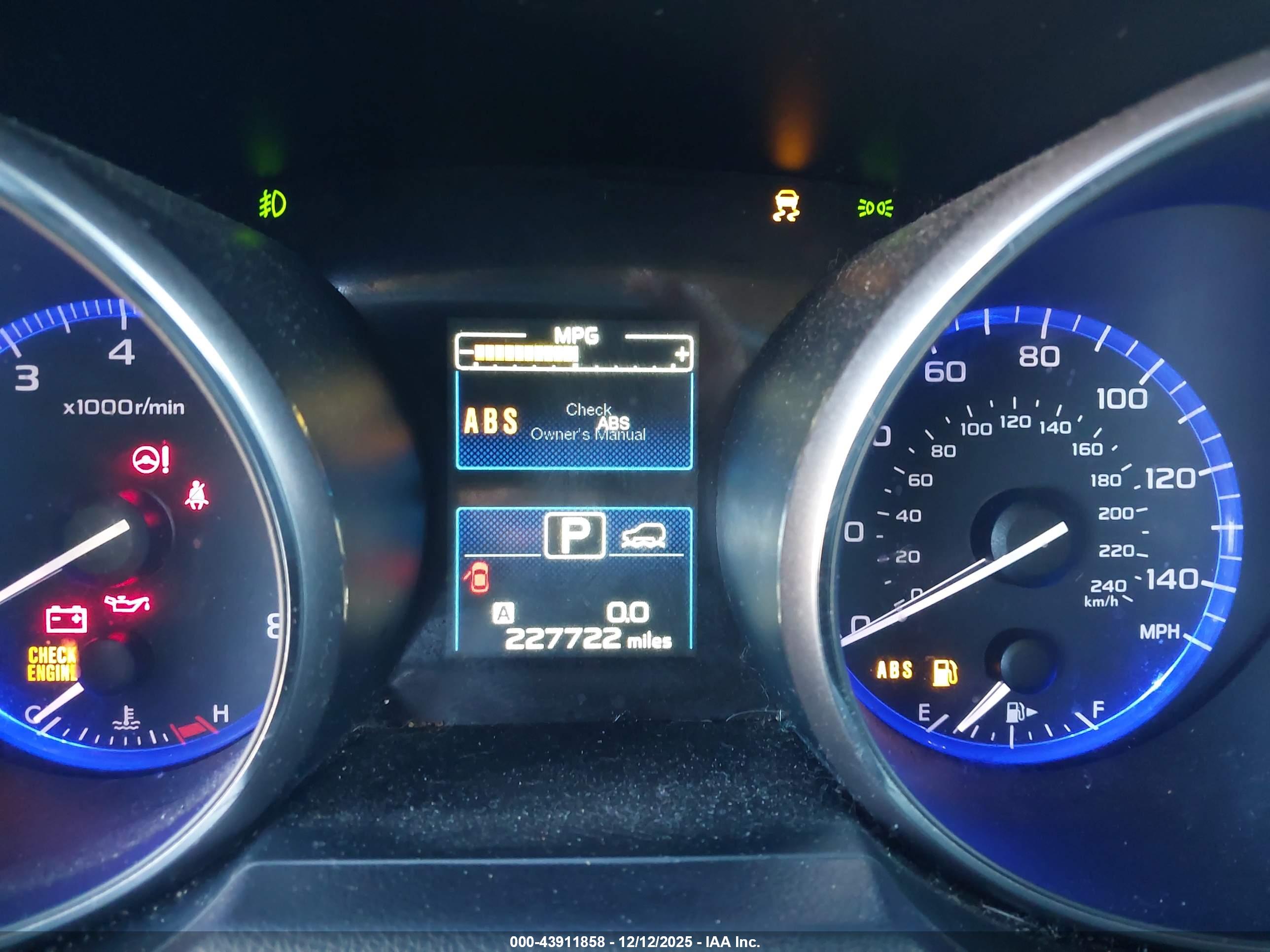 SUBARU OUTBACK image 7