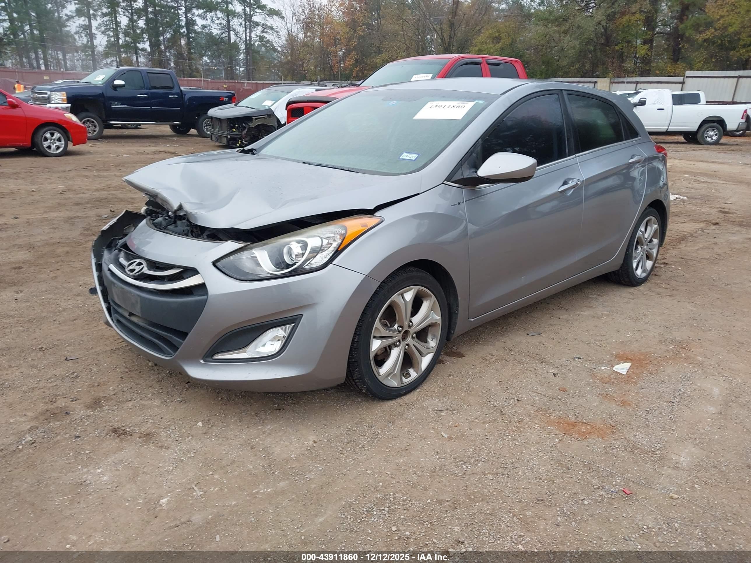 HYUNDAI ELANTRA image 2