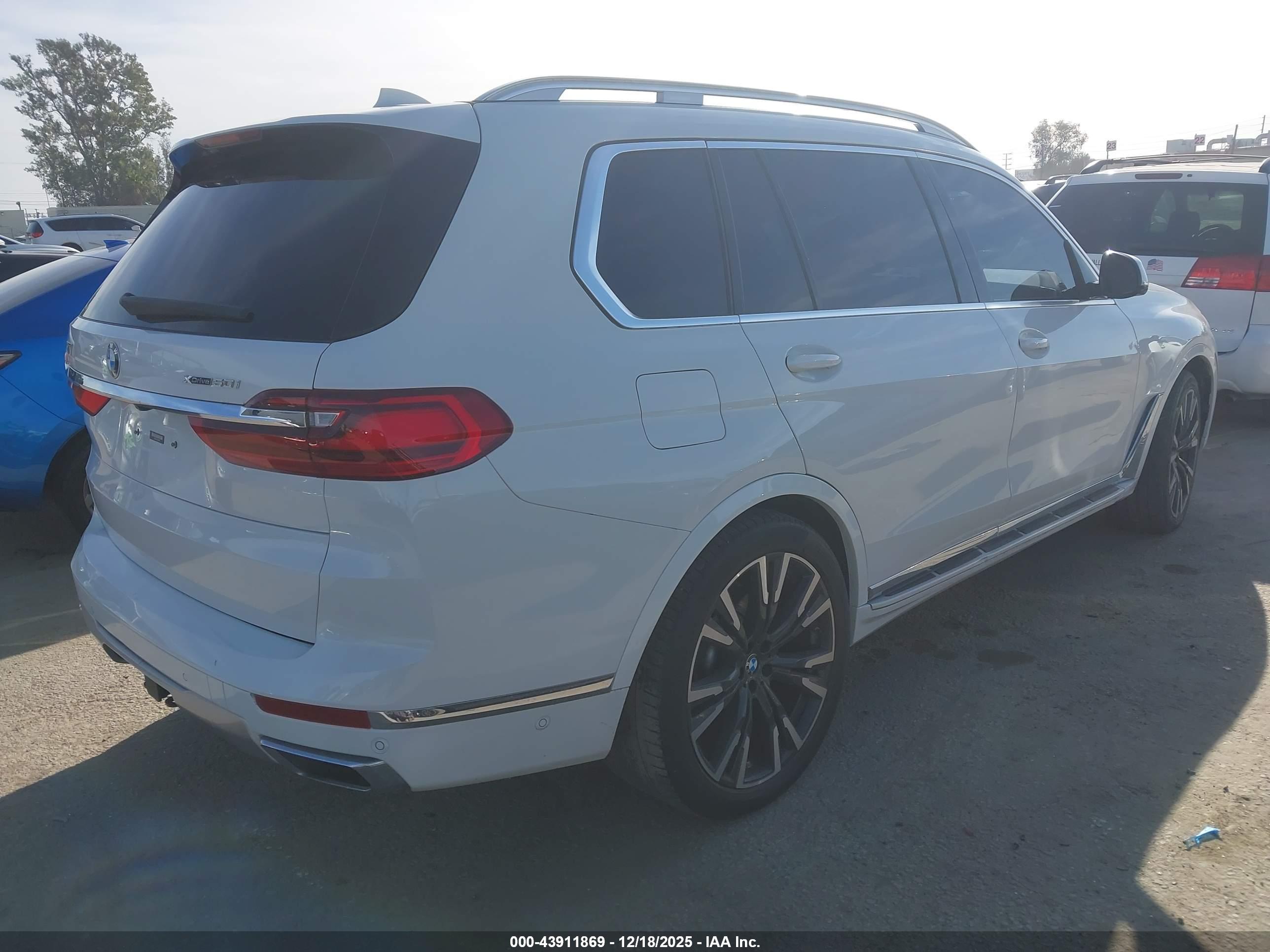 BMW X7 image 4