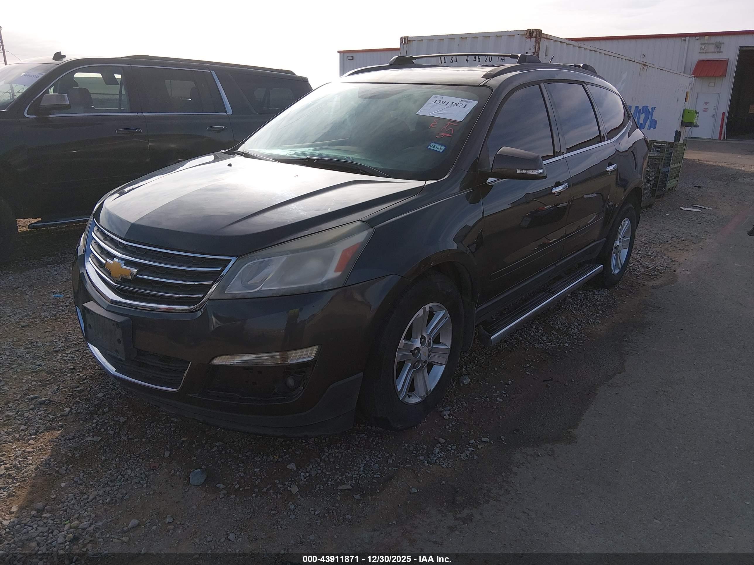 CHEVROLET TRAVERSE image 2