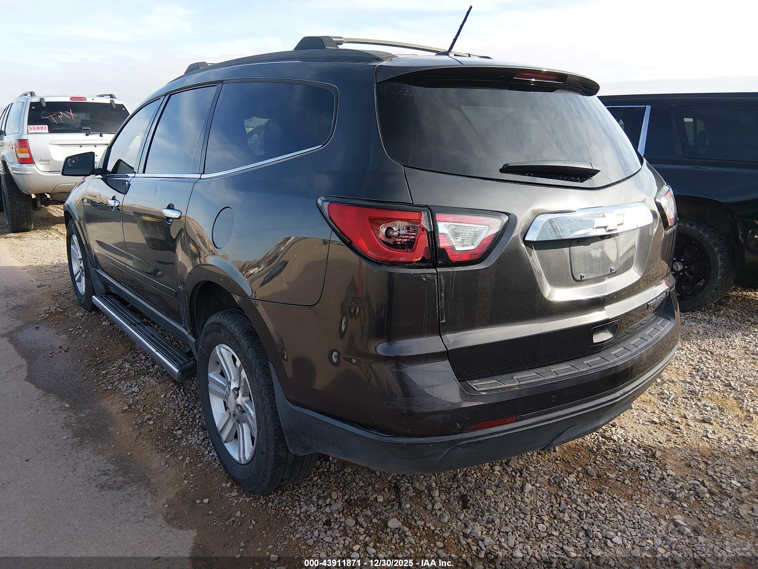 CHEVROLET TRAVERSE image 3