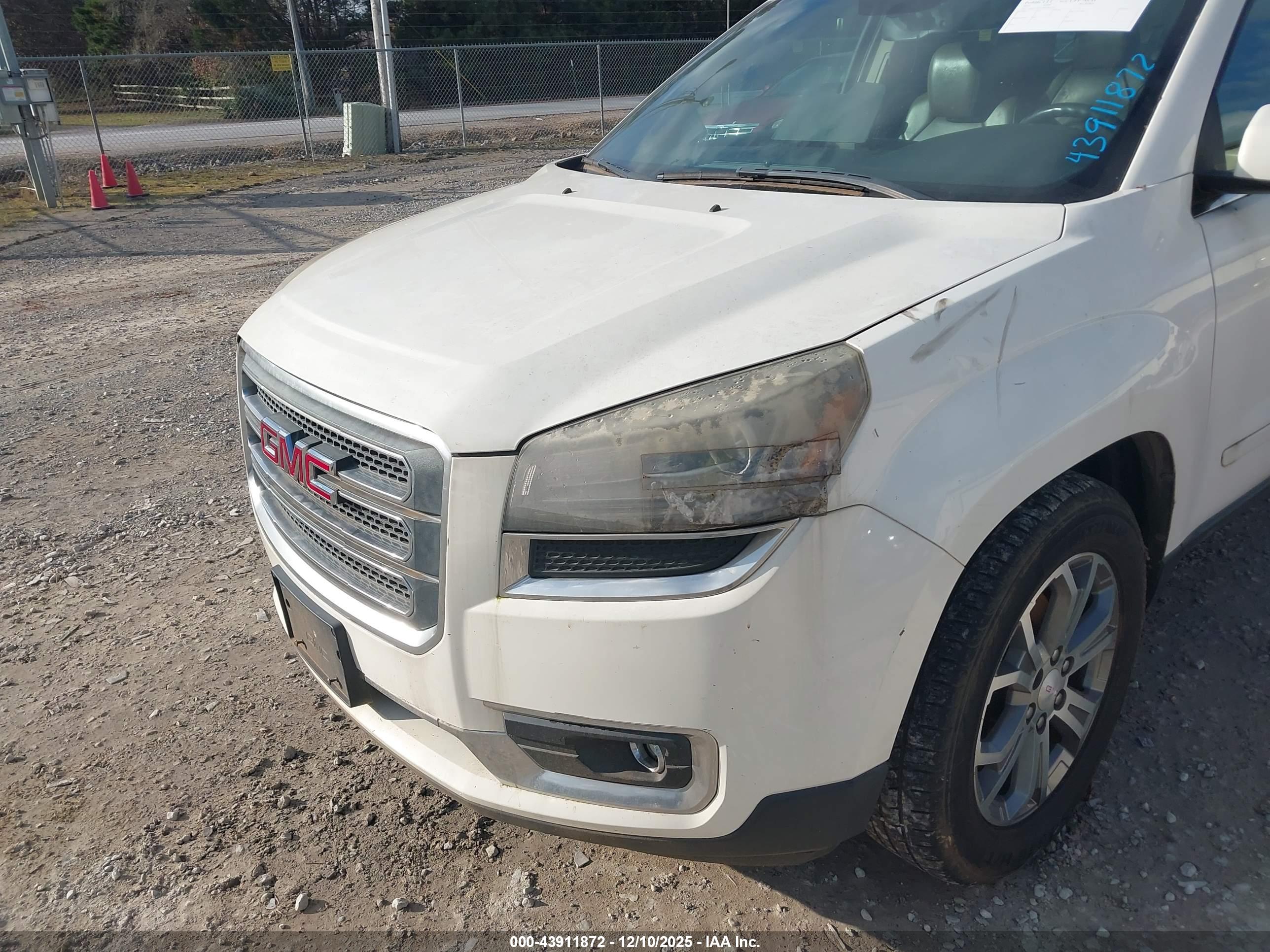 GMC ACADIA image 6