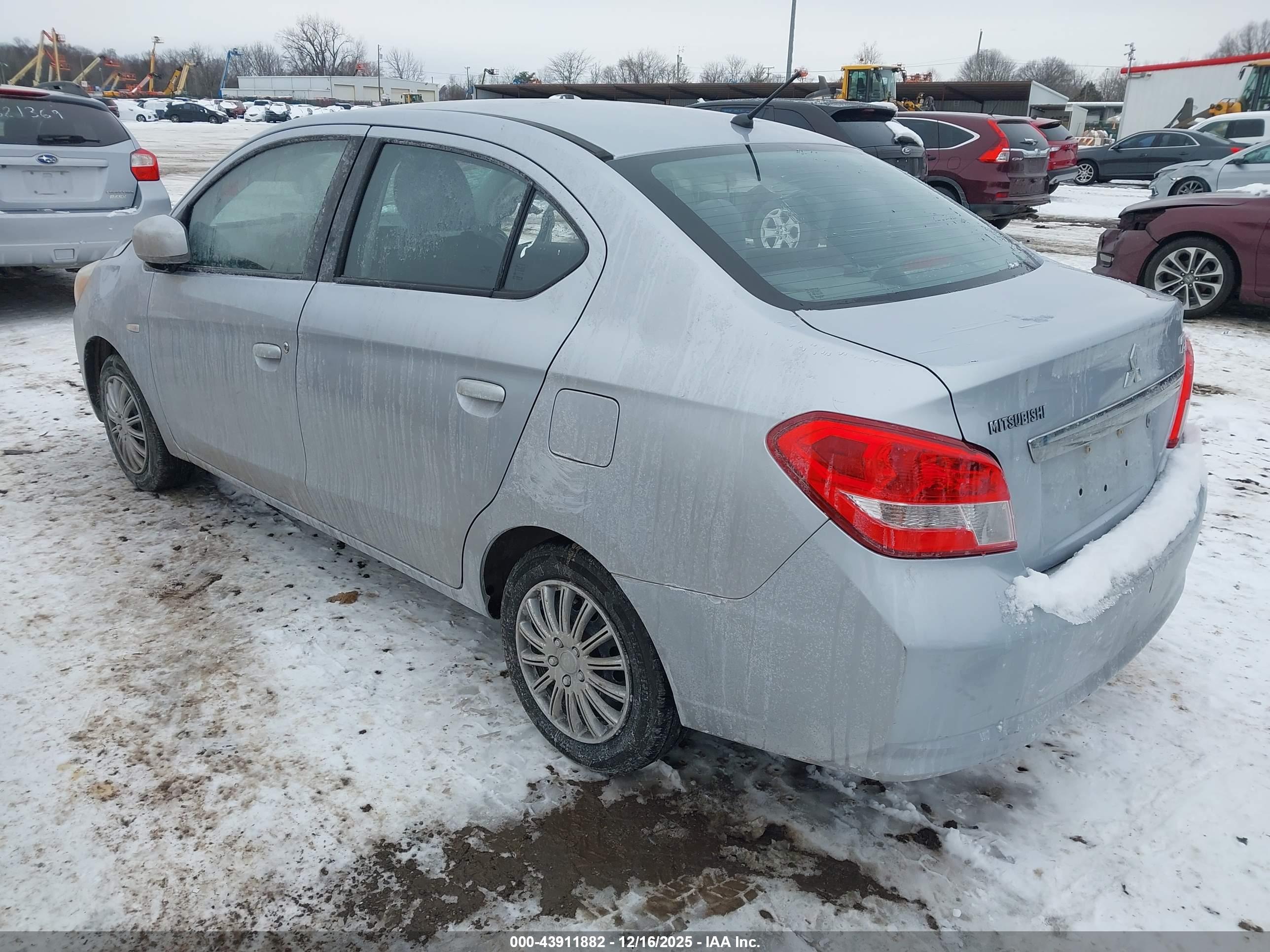 MITSUBISHI MIRAGE image 3