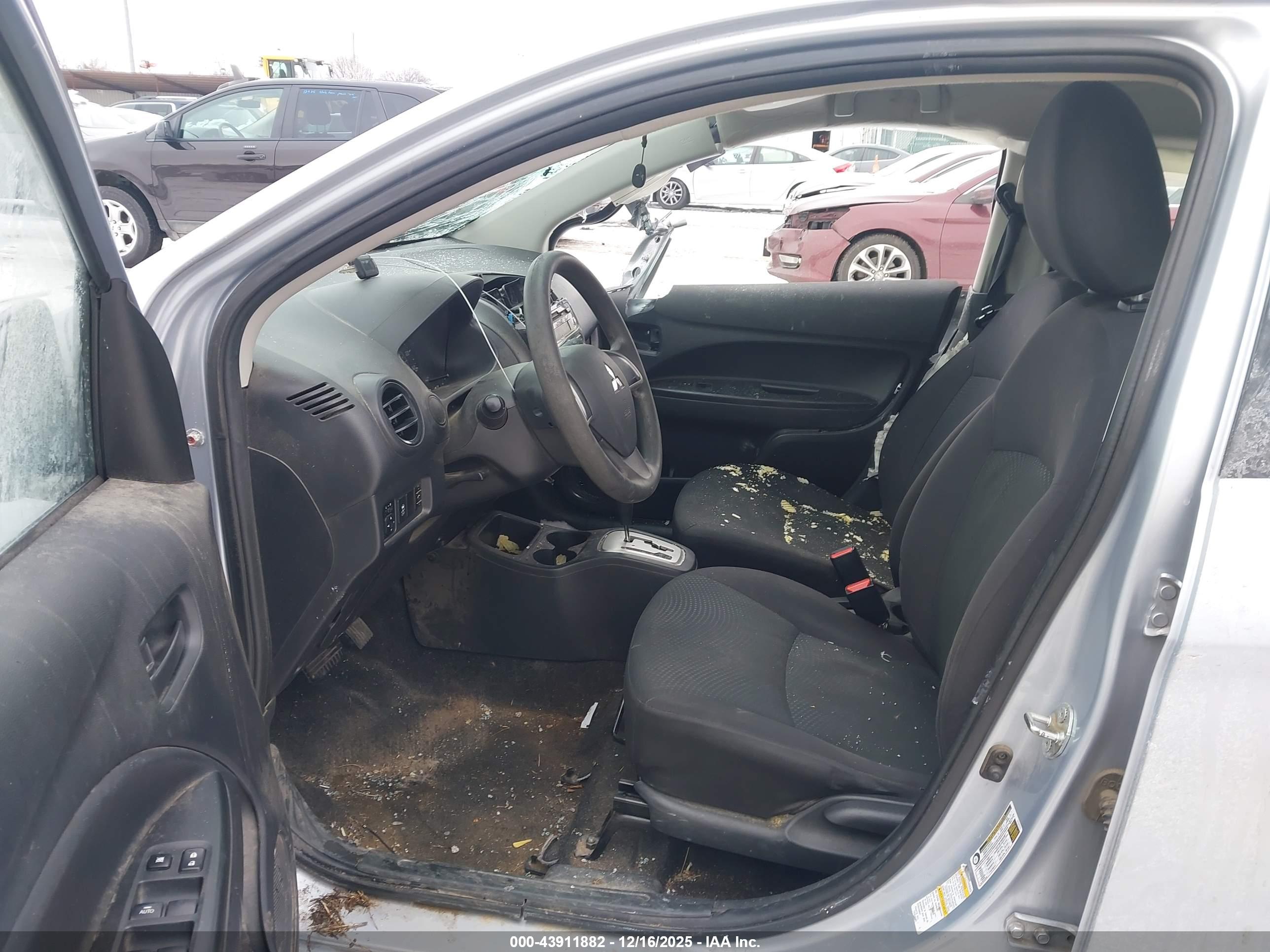 MITSUBISHI MIRAGE image 5