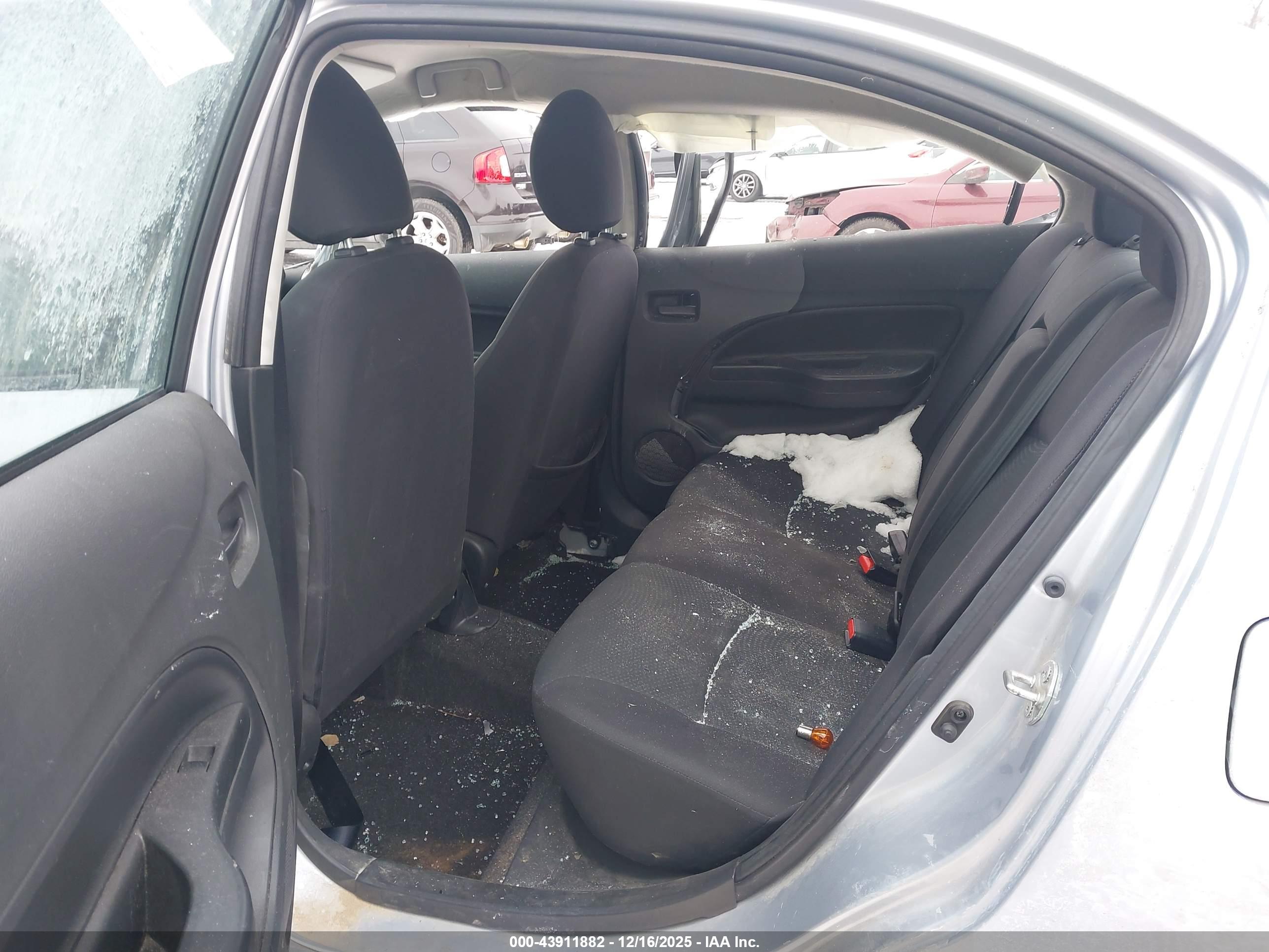 MITSUBISHI MIRAGE image 8