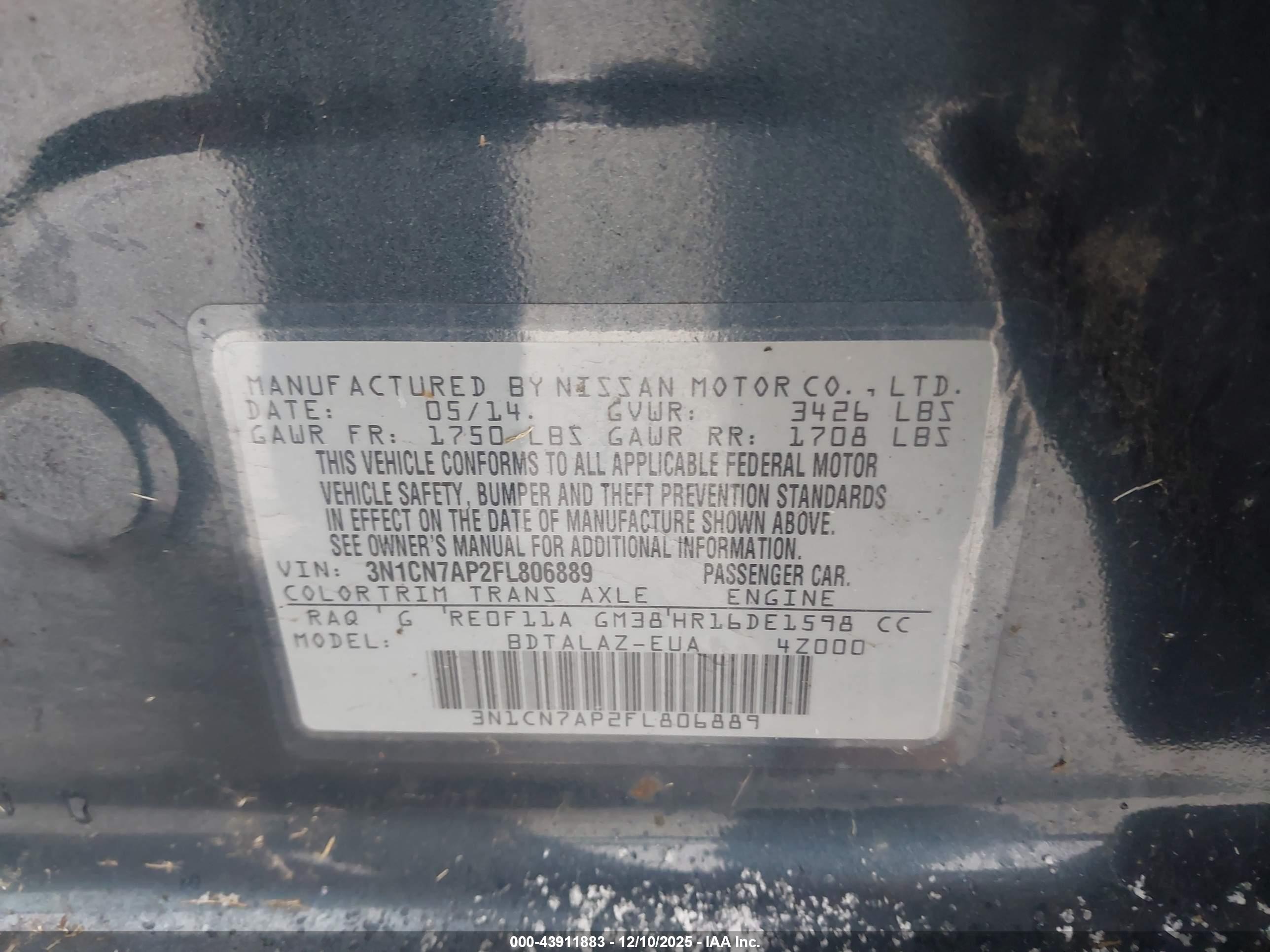 NISSAN VERSA image 9