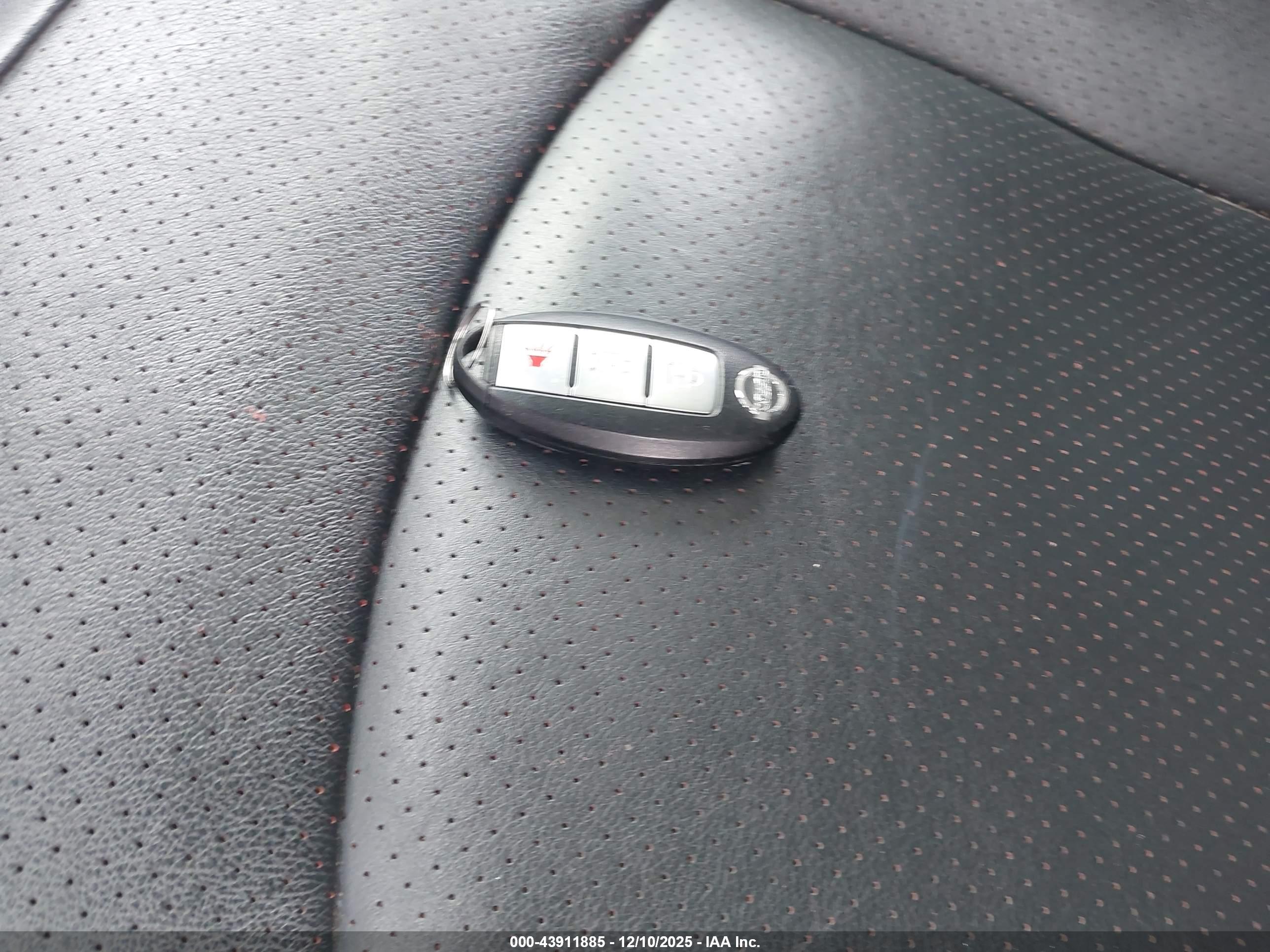 NISSAN ROGUE image 11