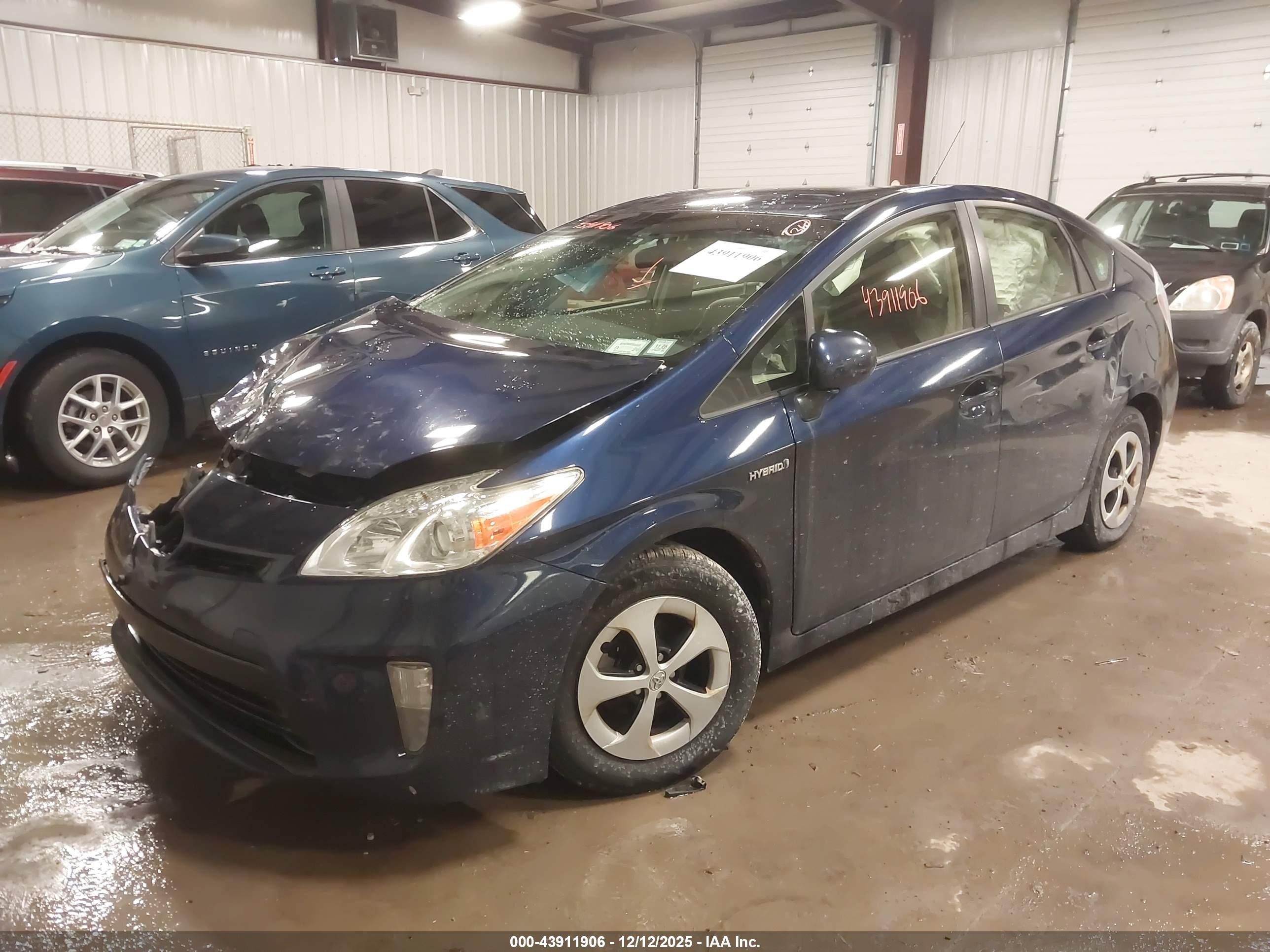 TOYOTA PRIUS image 2
