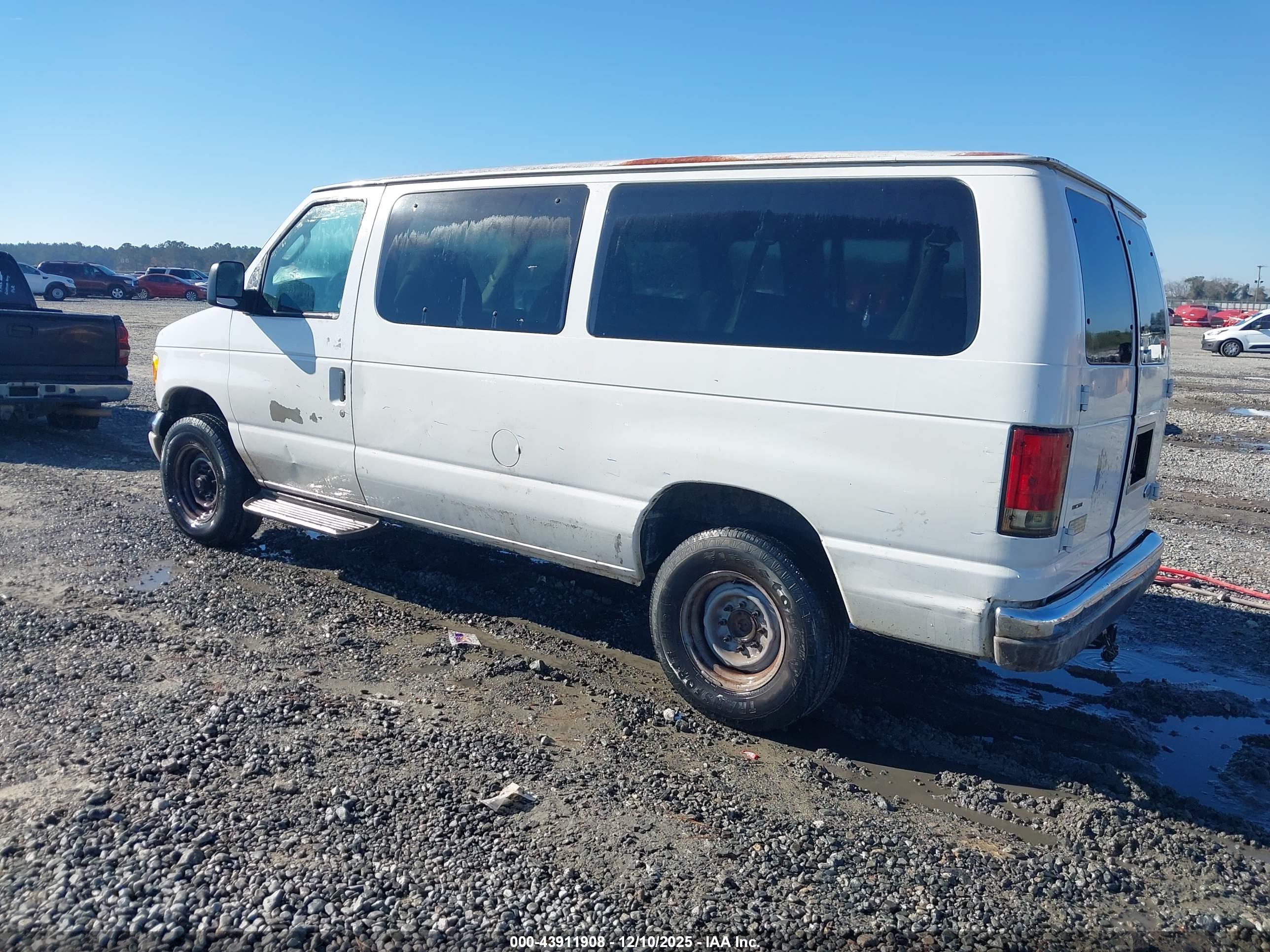 FORD E-350 image 3