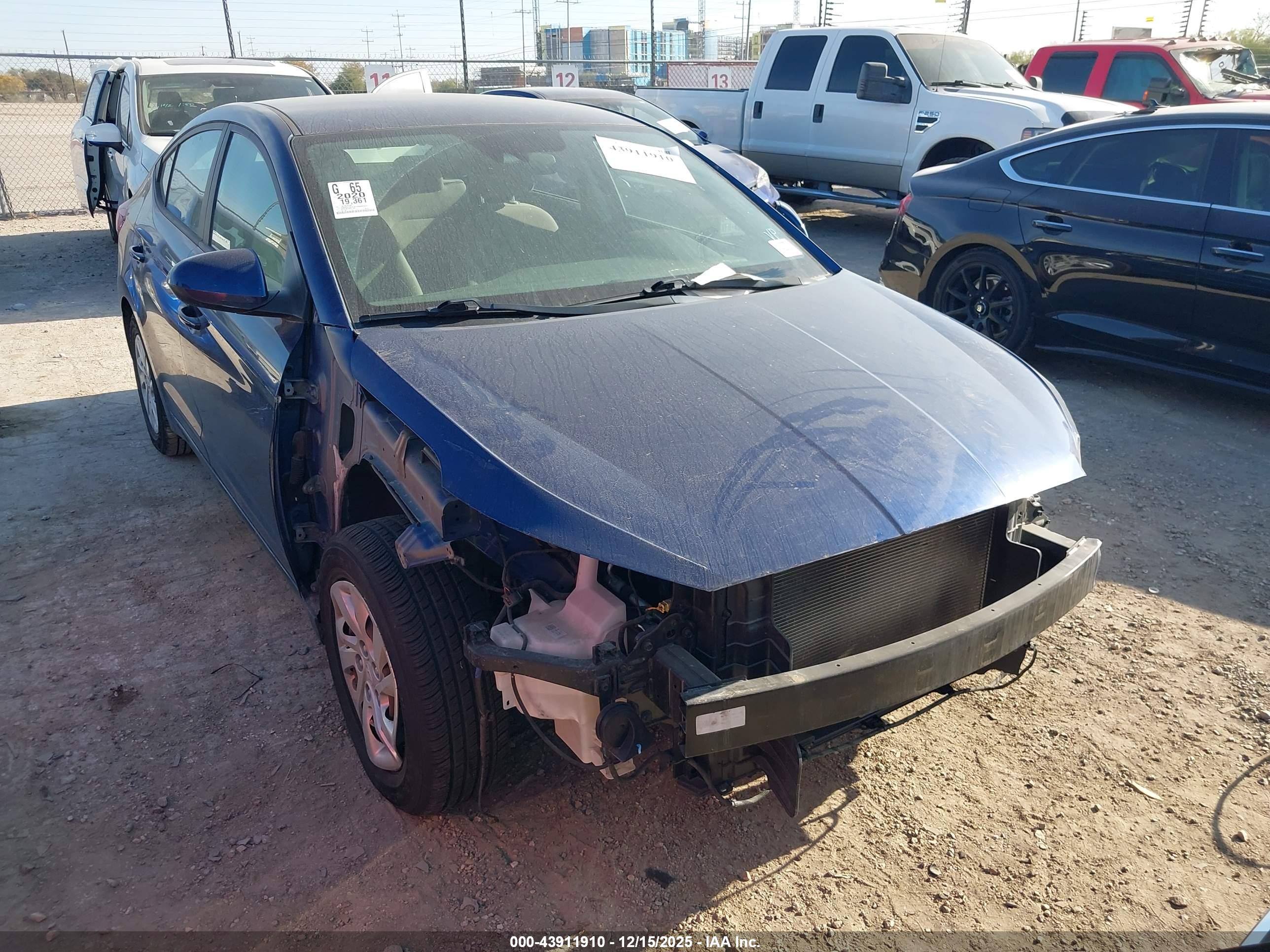 HYUNDAI ELANTRA image 6