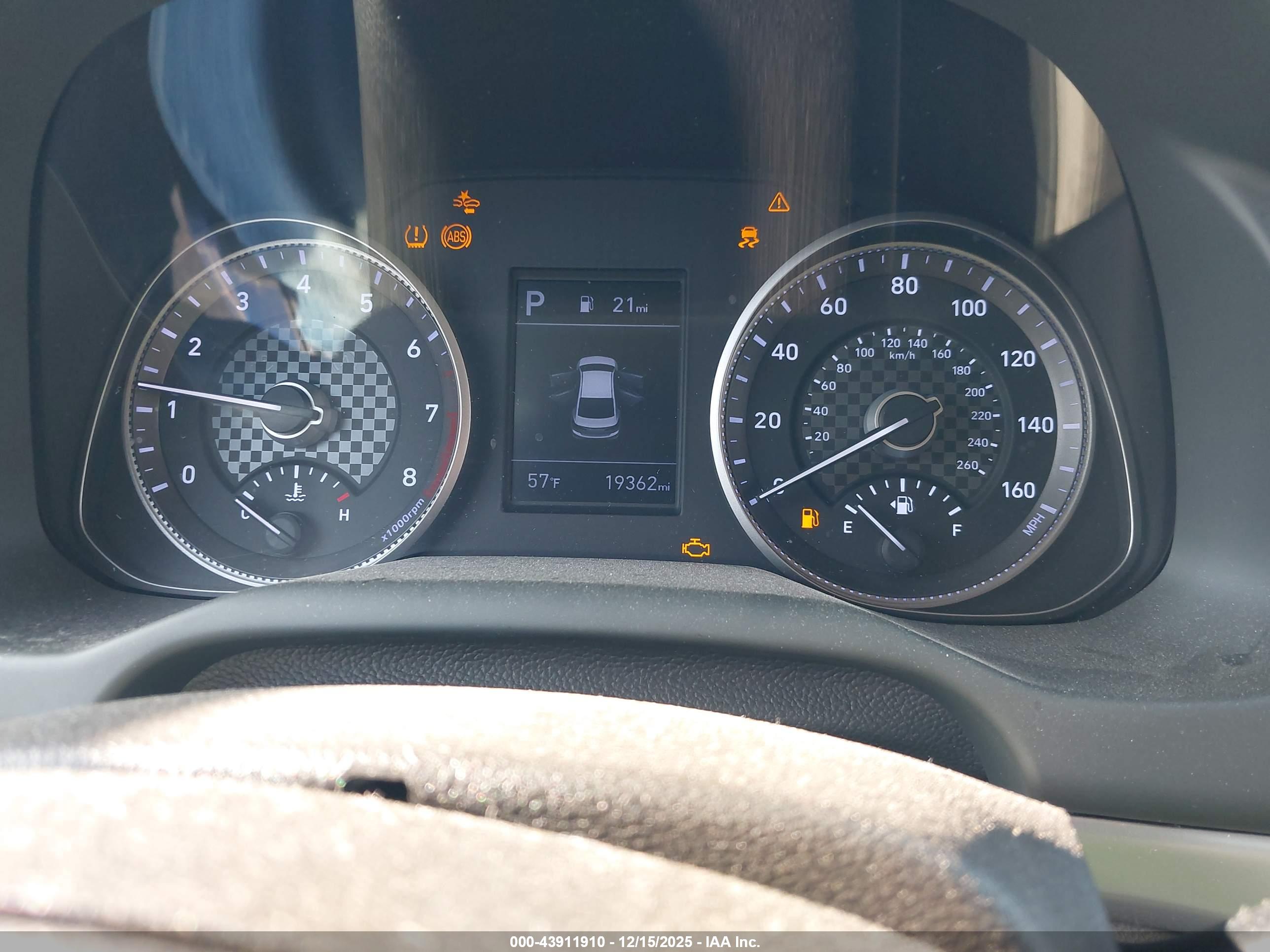 HYUNDAI ELANTRA image 7