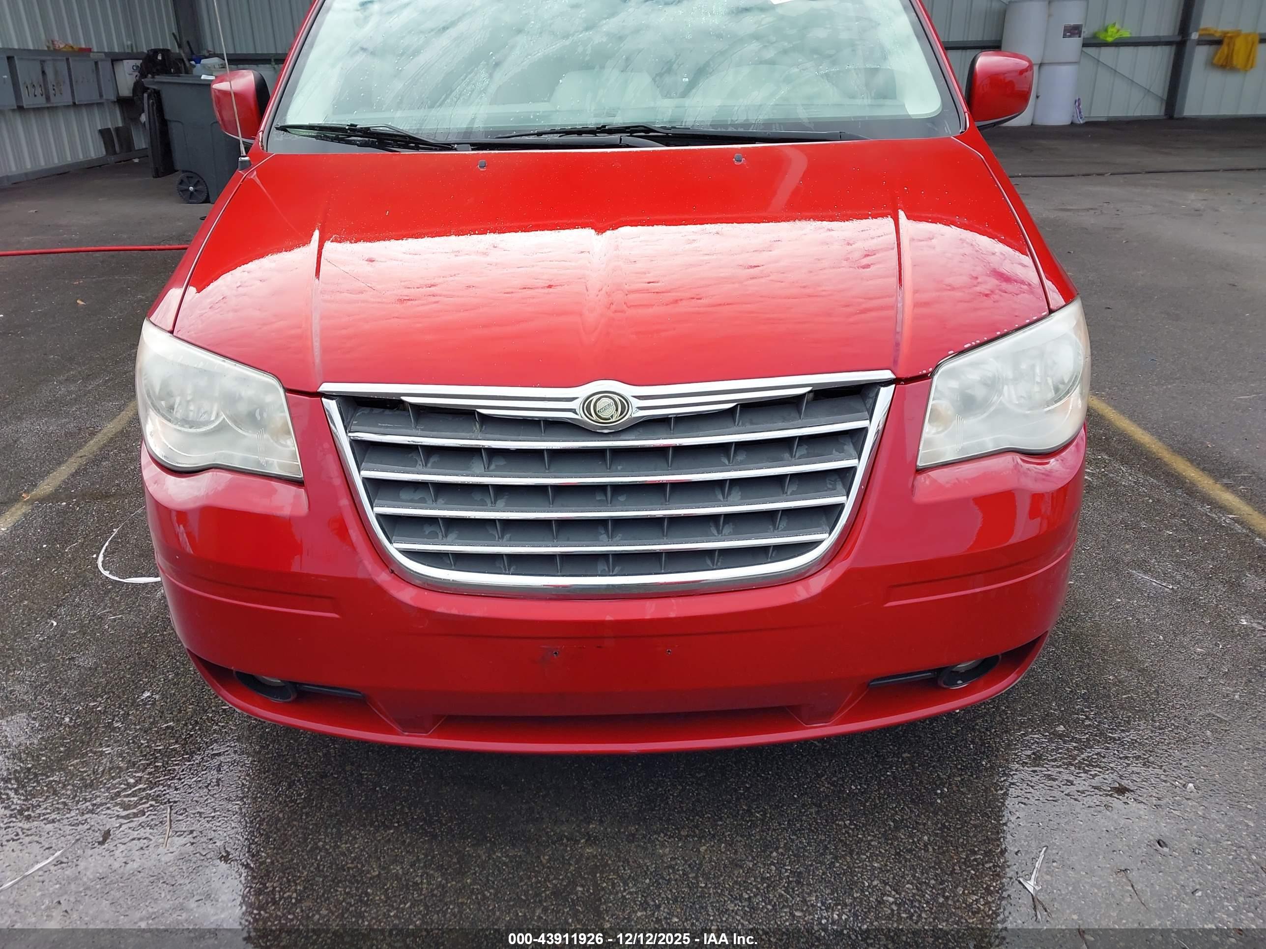 CHRYSLER TOWN image 6