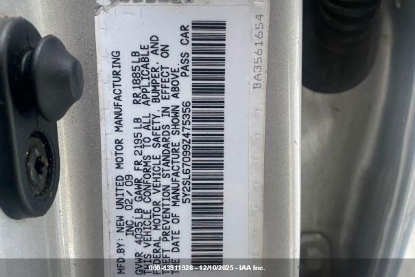 PONTIAC VIBE image 9