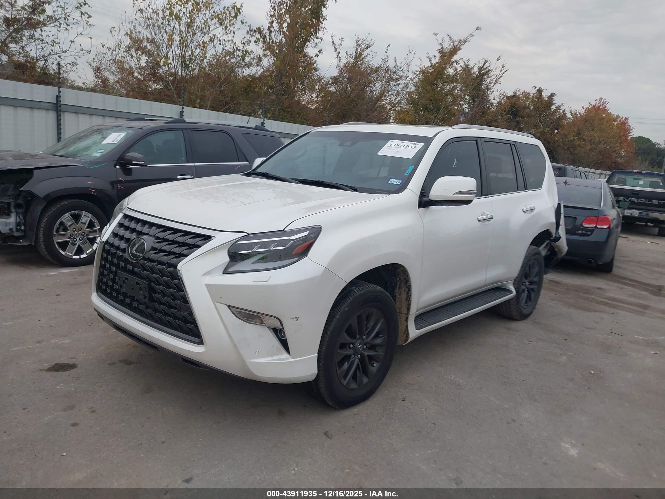 LEXUS GX image 2