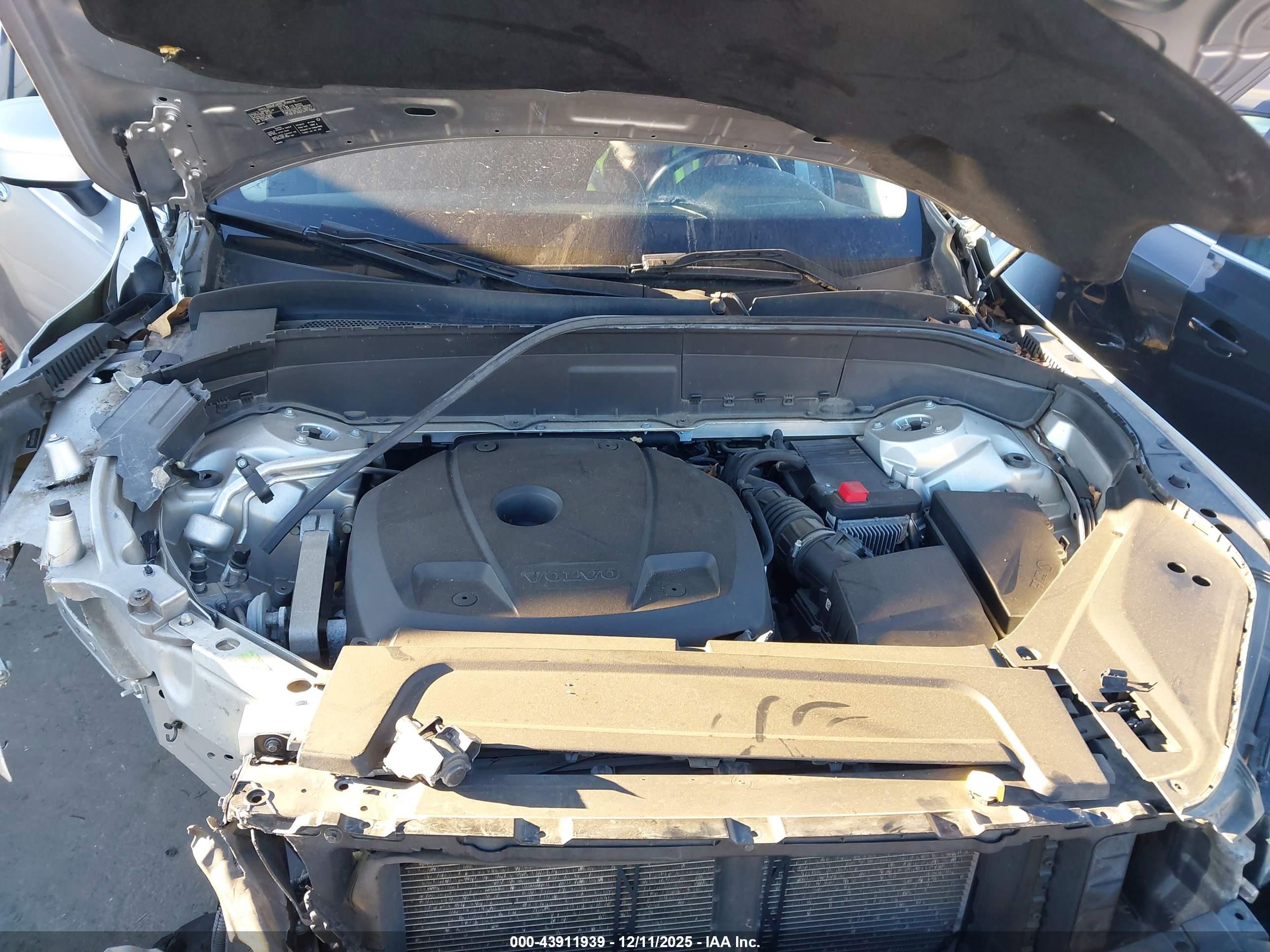 VOLVO XC90 image 10