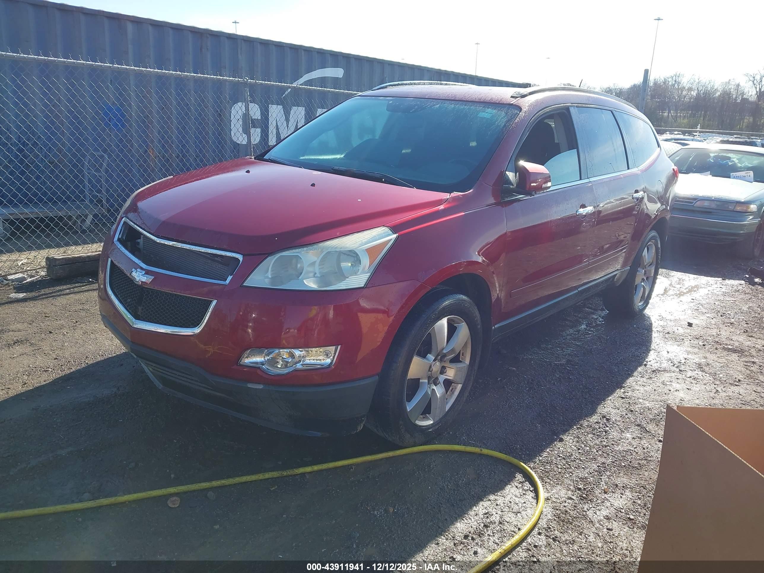 CHEVROLET TRAVERSE image 2