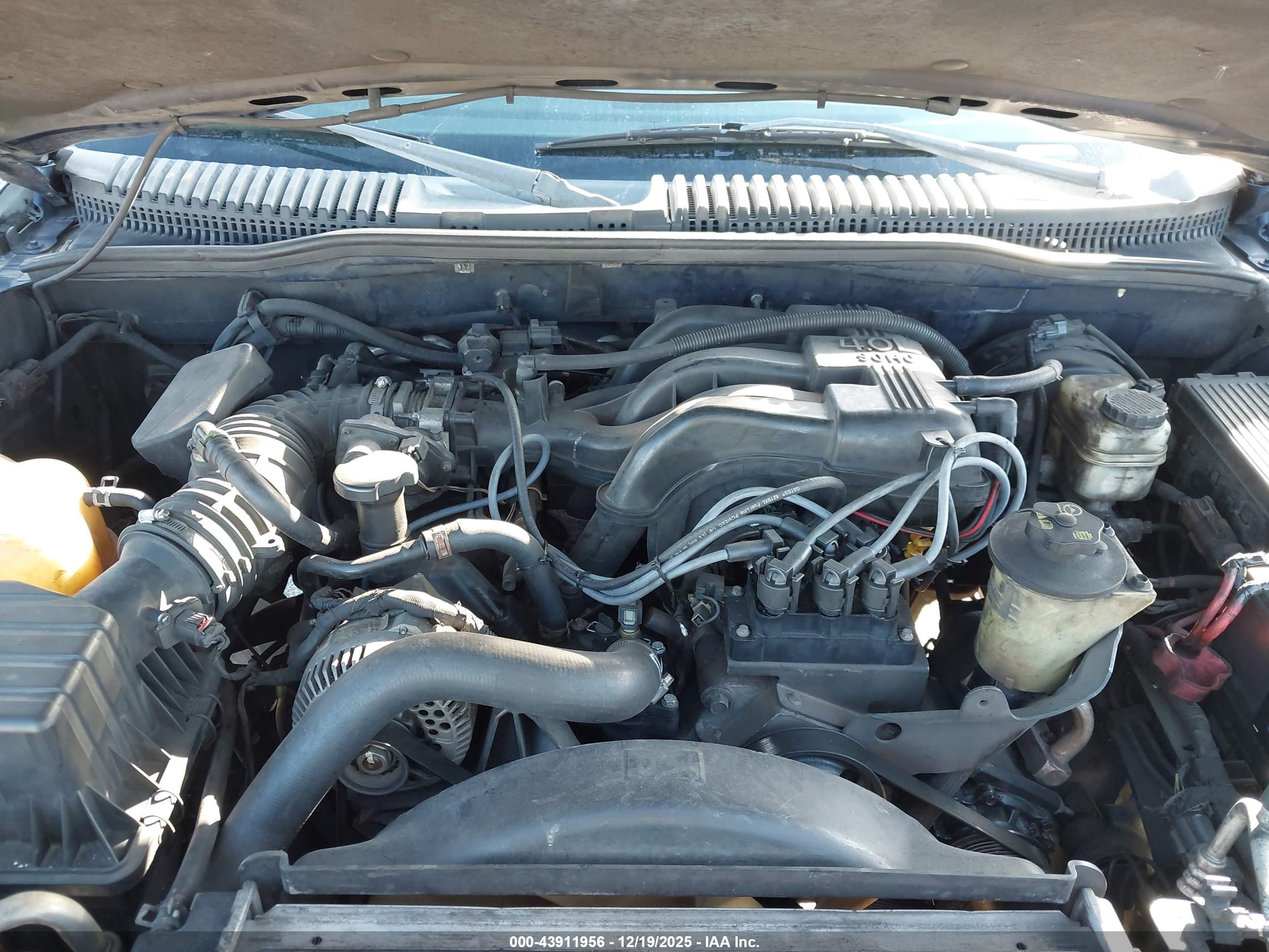 FORD EXPLORER image 10