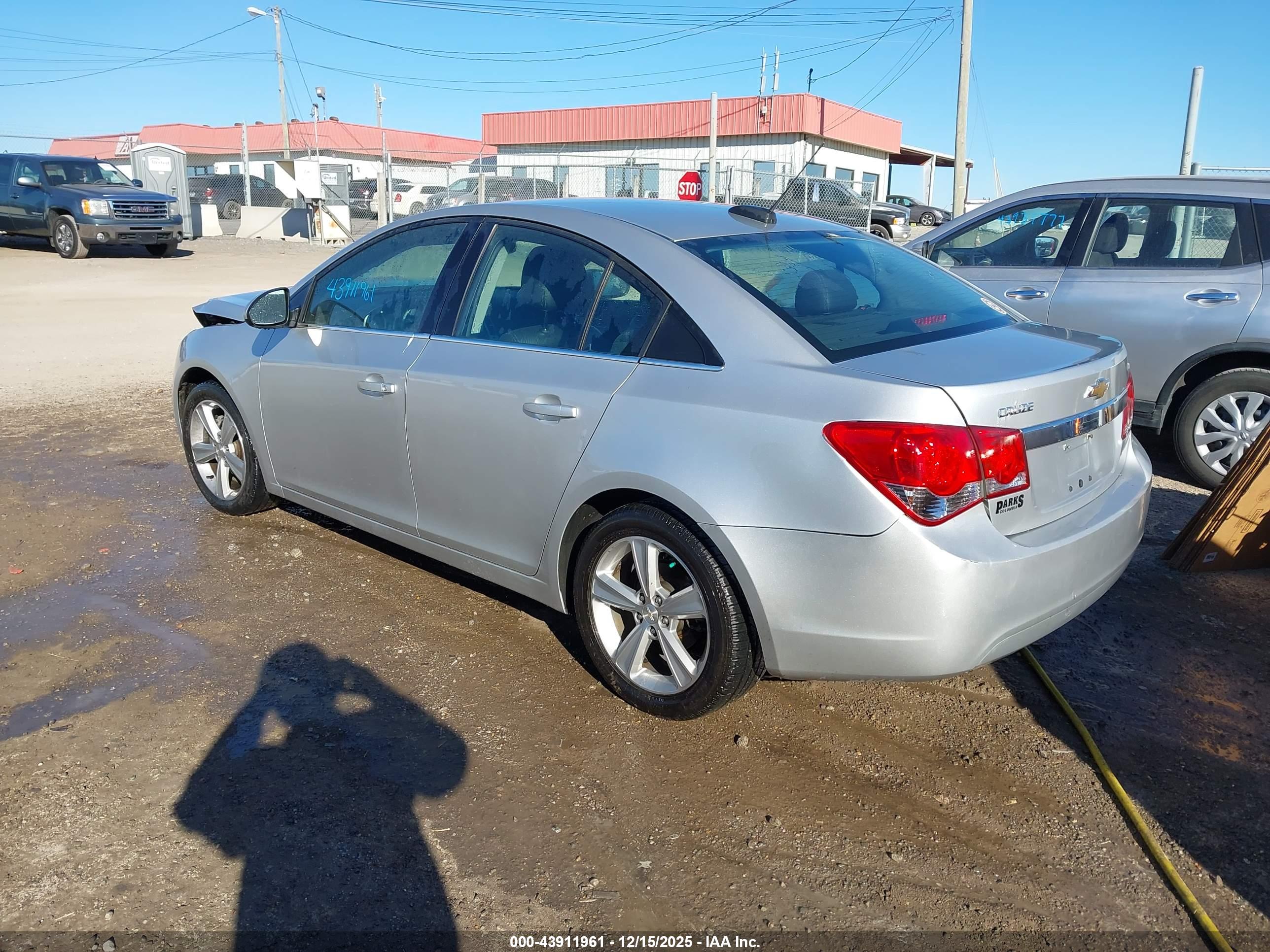 CHEVROLET CRUZE image 3