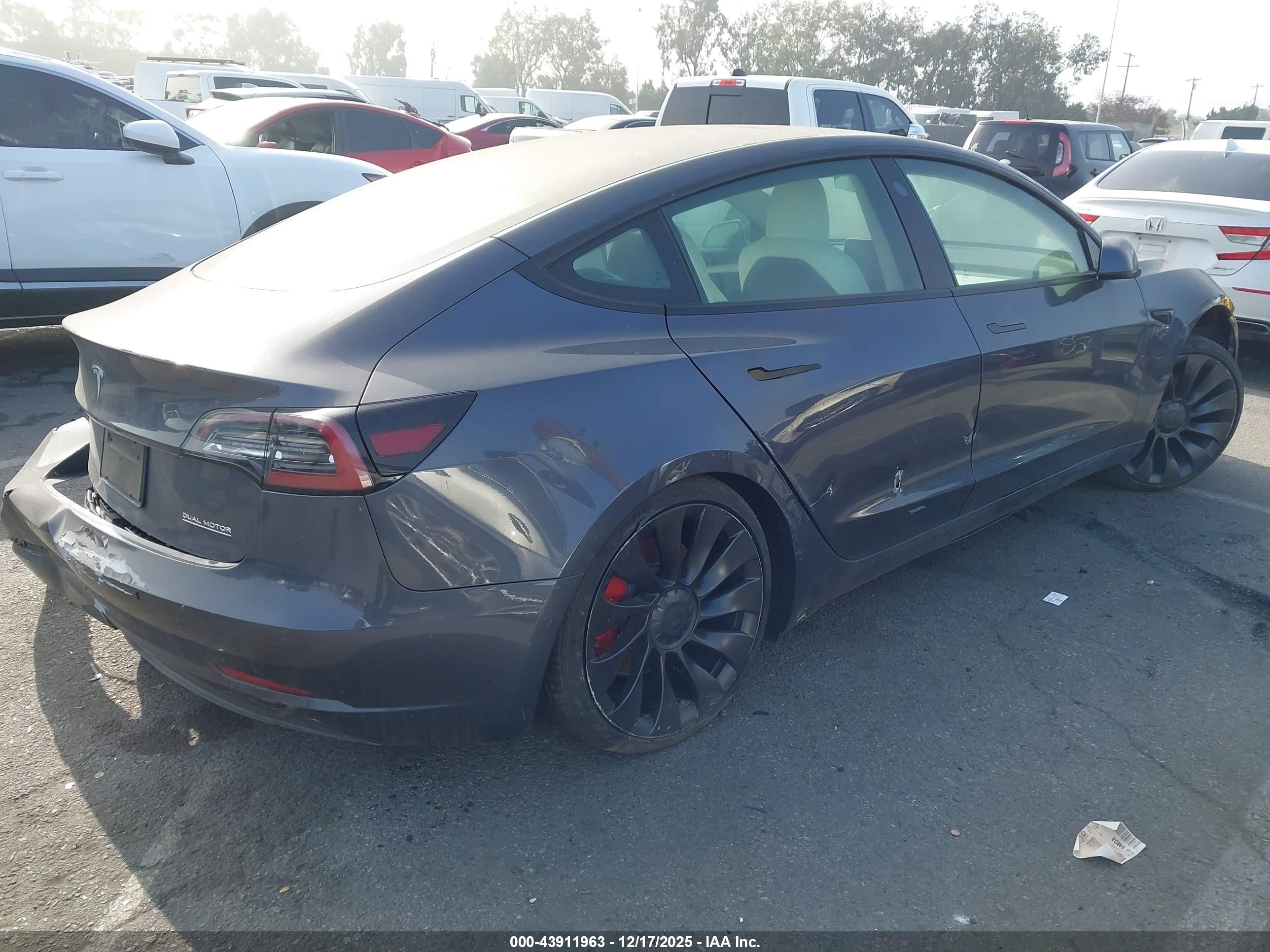 TESLA MODEL image 4