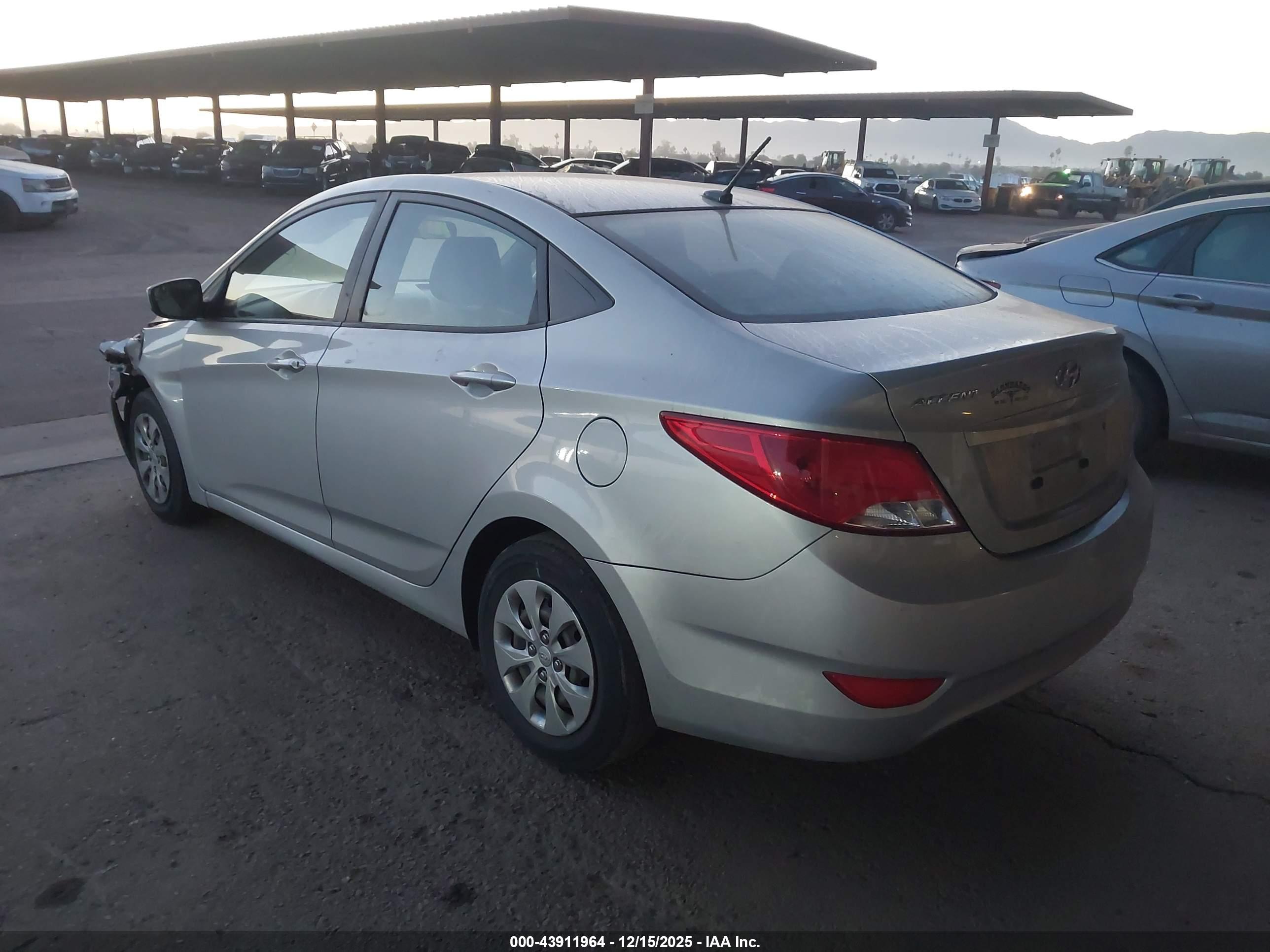 HYUNDAI ACCENT image 3