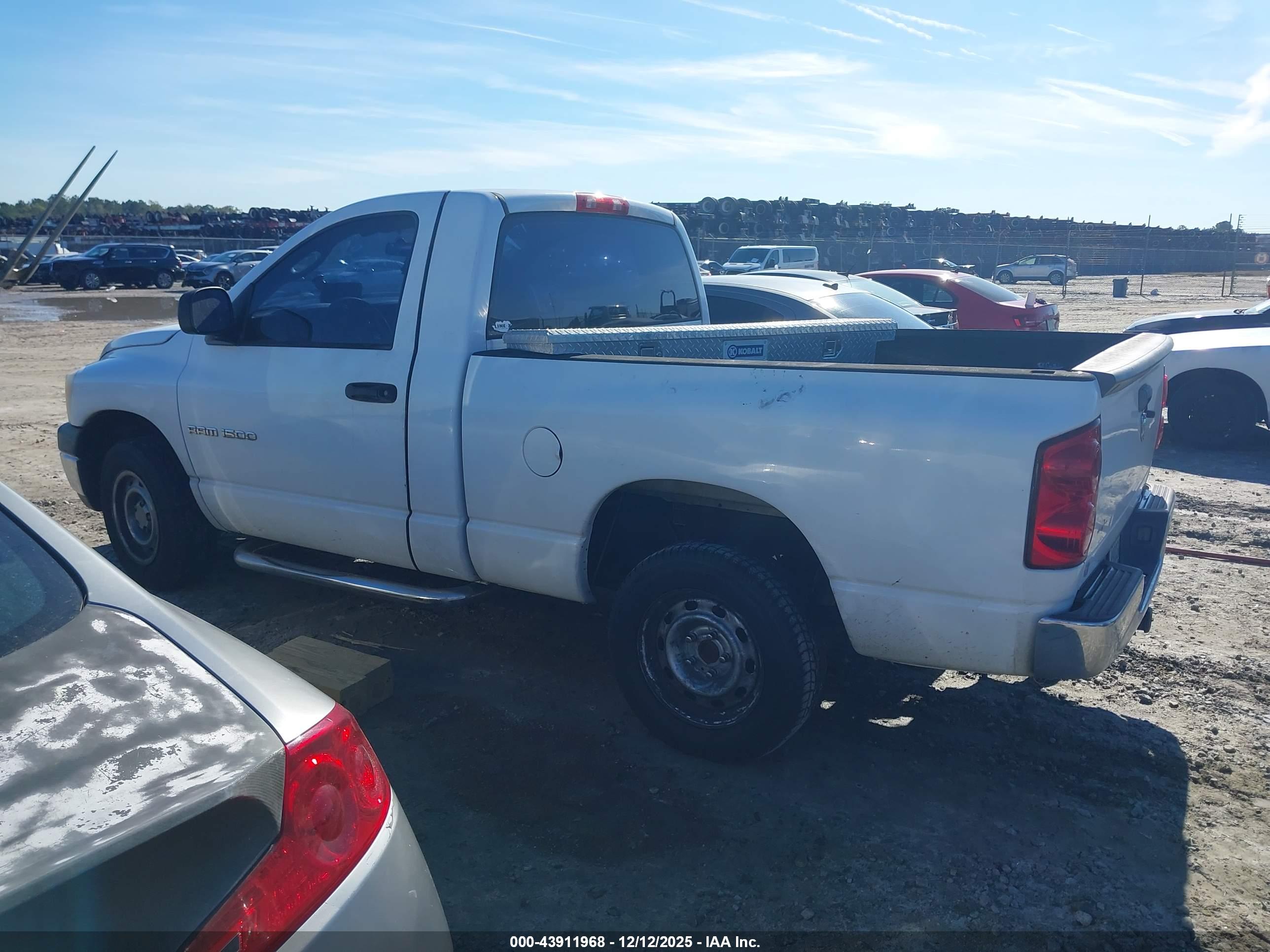 DODGE RAM image 3