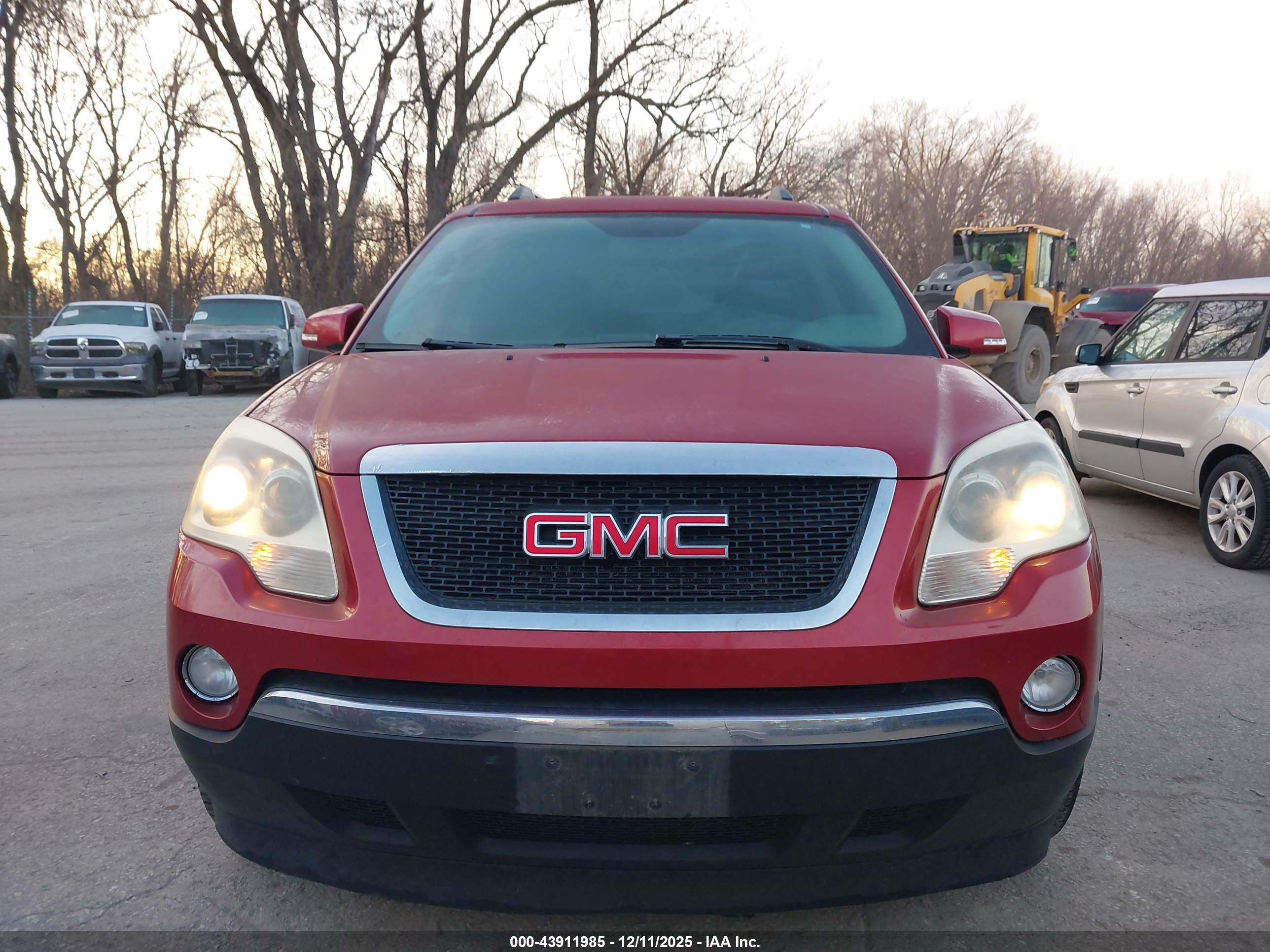 GMC ACADIA image 6